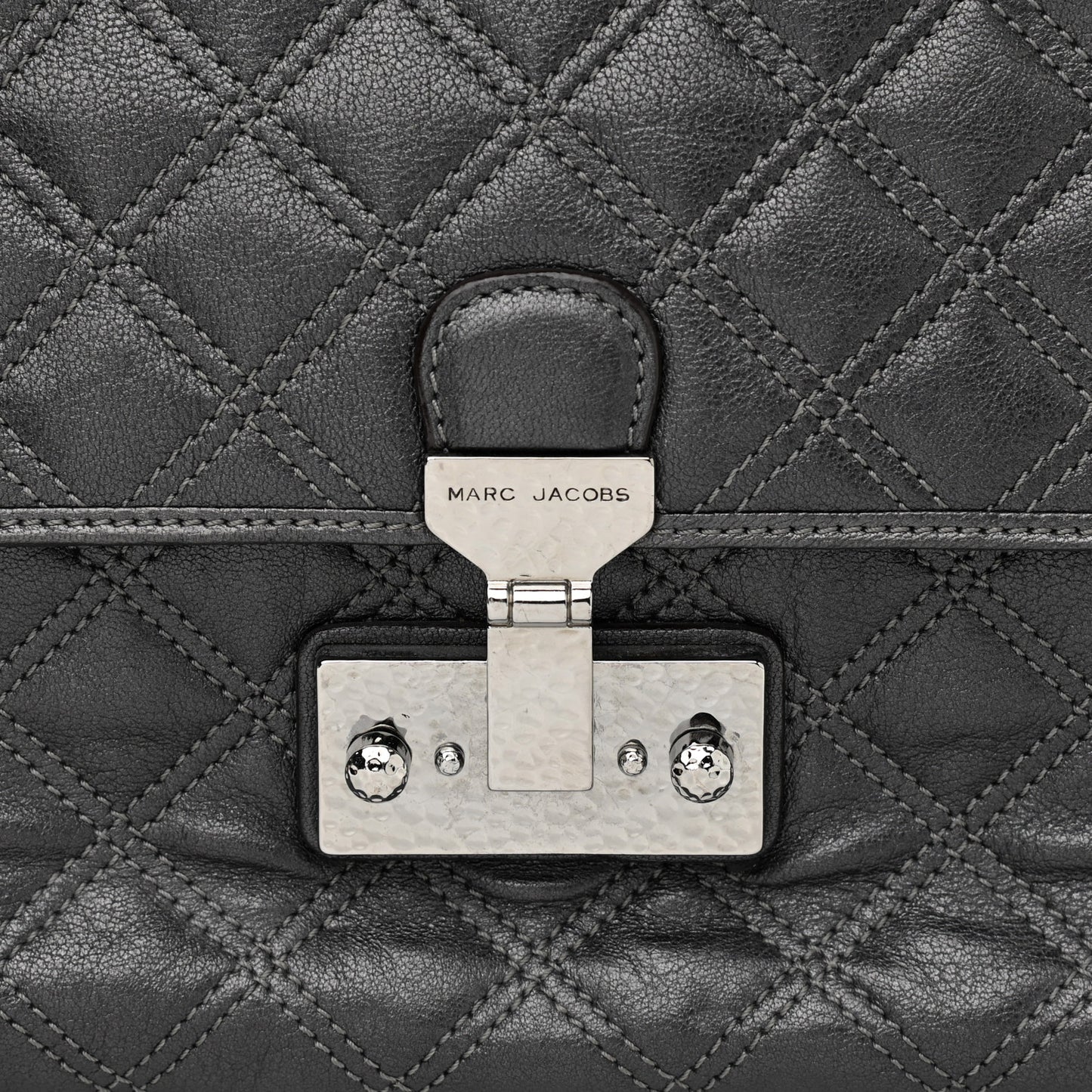 Lacquered Lambskin Baroque The XL Single Flap Pearl Anthracite