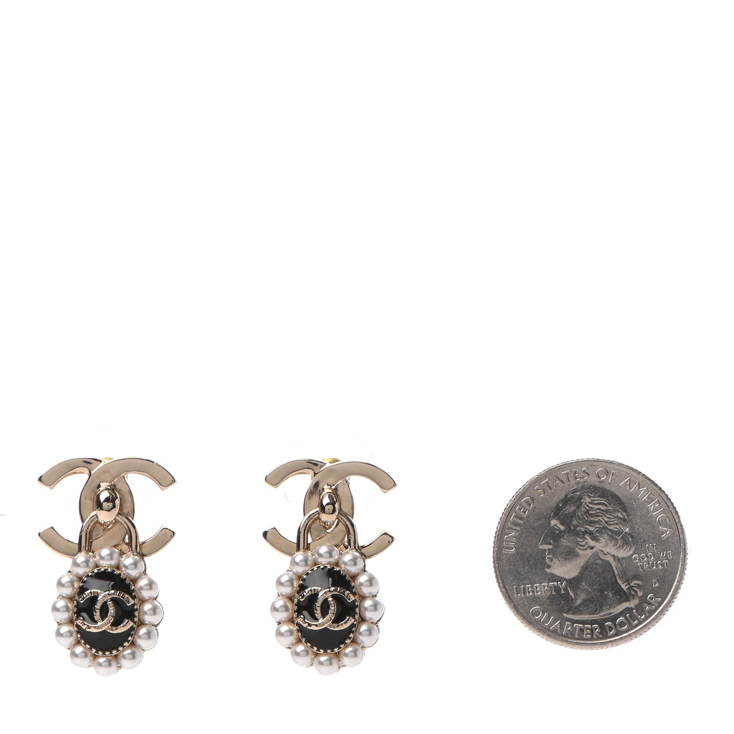 Pearl Enamel CC Turnlock Oval Earrings Gold Black