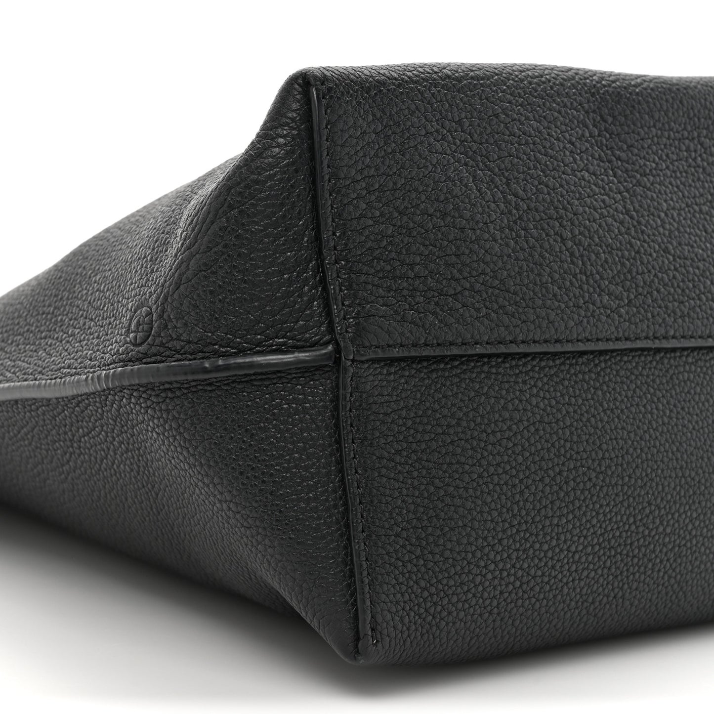 Grained Calfskin Wander Bag Black