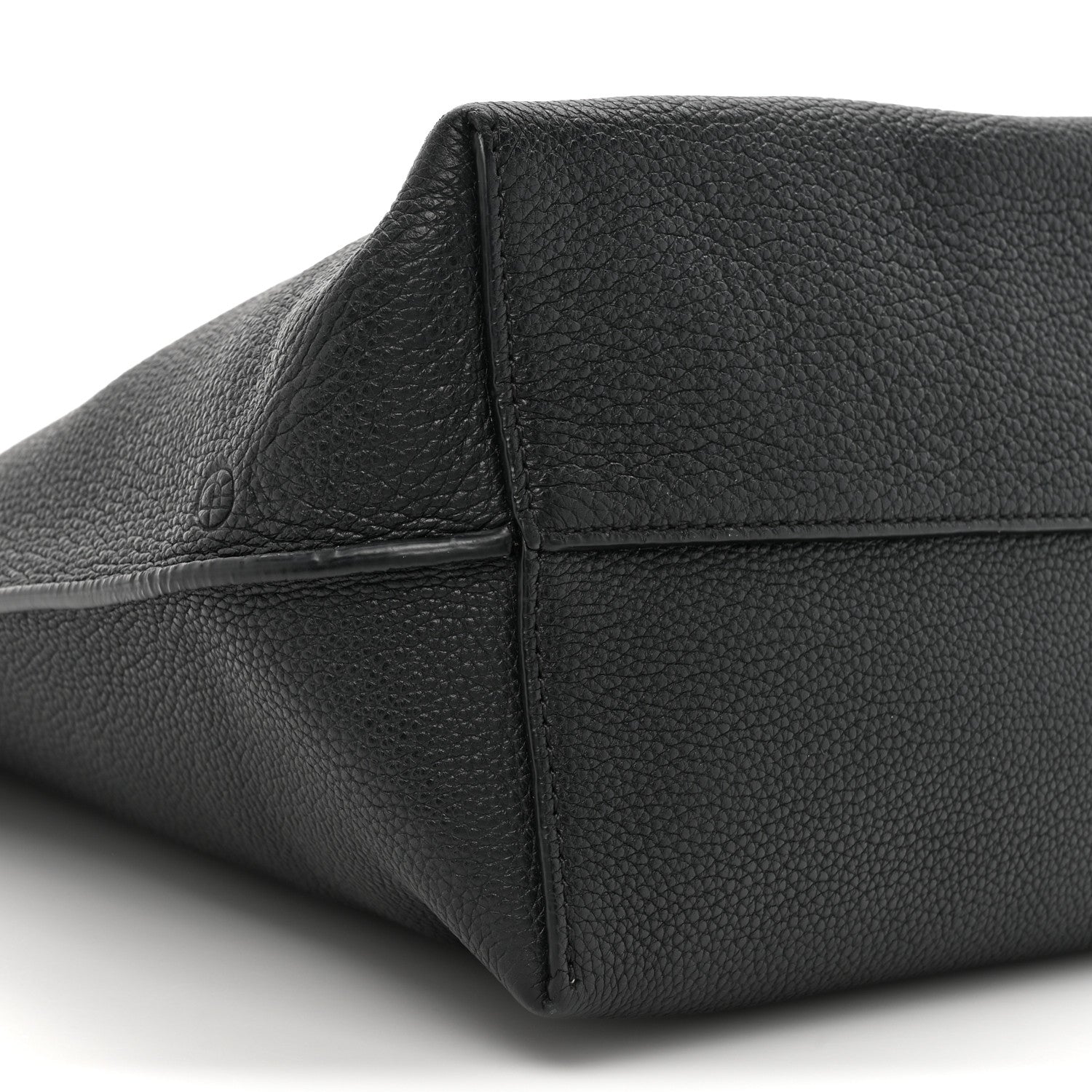 The Row Grained Calfskin Wander Bag Black 10 of 13