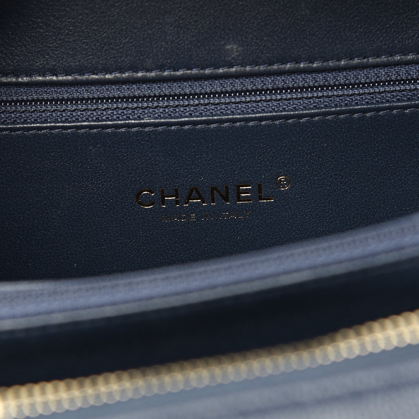 Caviar Quilted Medium CC Filigree Vanity Case Navy