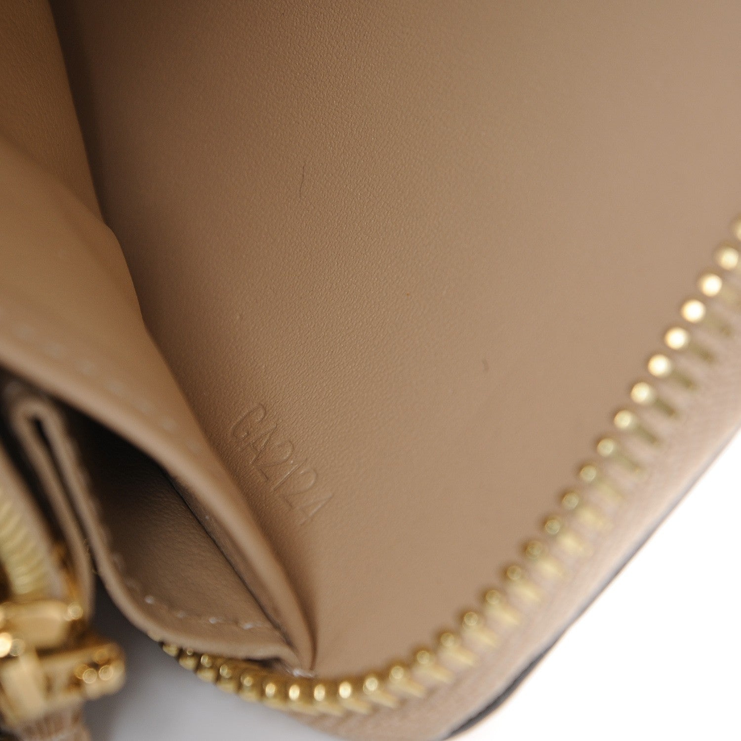 Louis Vuitton Vernis Zippy Wallet Dune 7 of 9