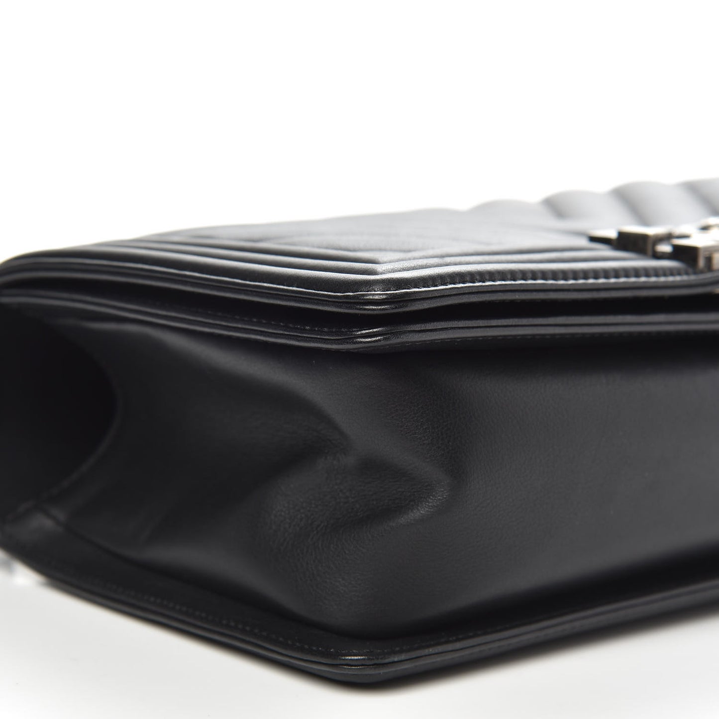 Lambskin Chevron Quilted Medium Boy Flap Black