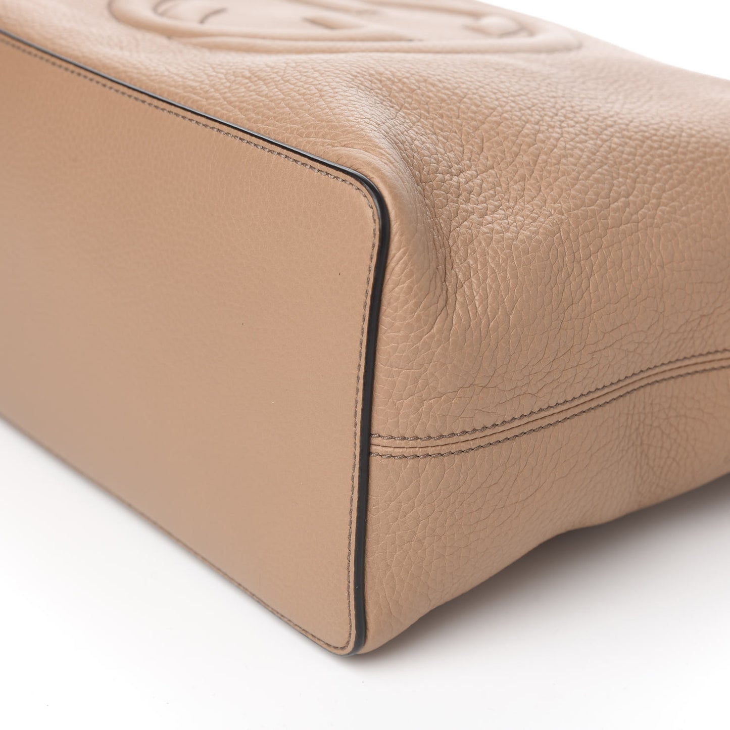 Pebbled Calfskin Large Soho Hobo Camelia