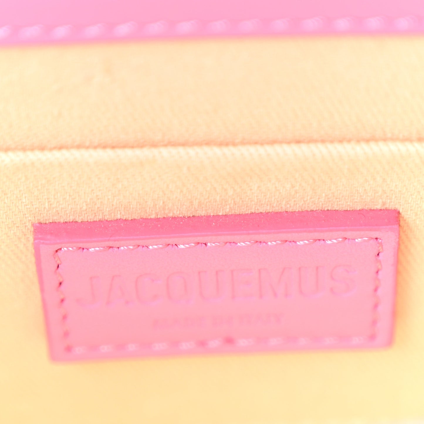 Smooth Calfskin Le Chiquito Moyen Neon Pink