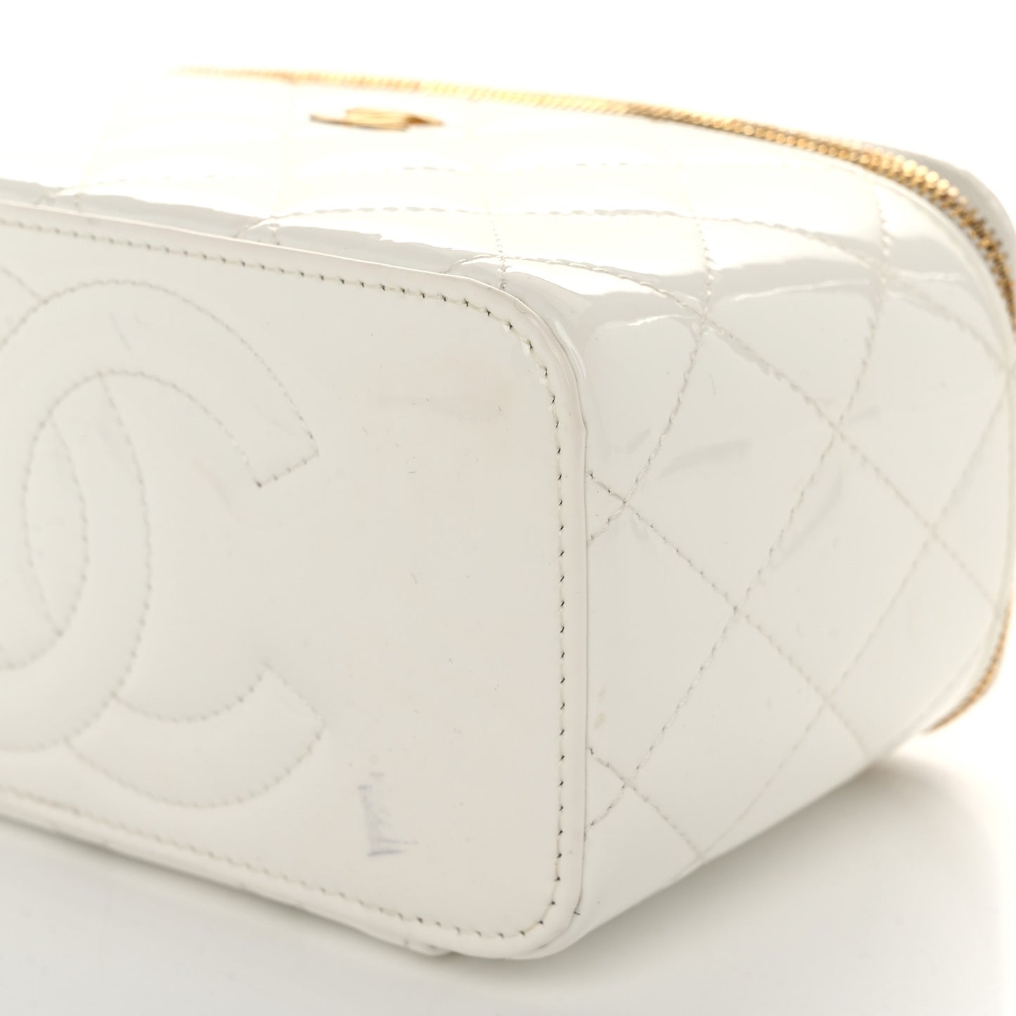 Patent Enamel Quilted Small Coco Hearts Vanity Case With Chain White