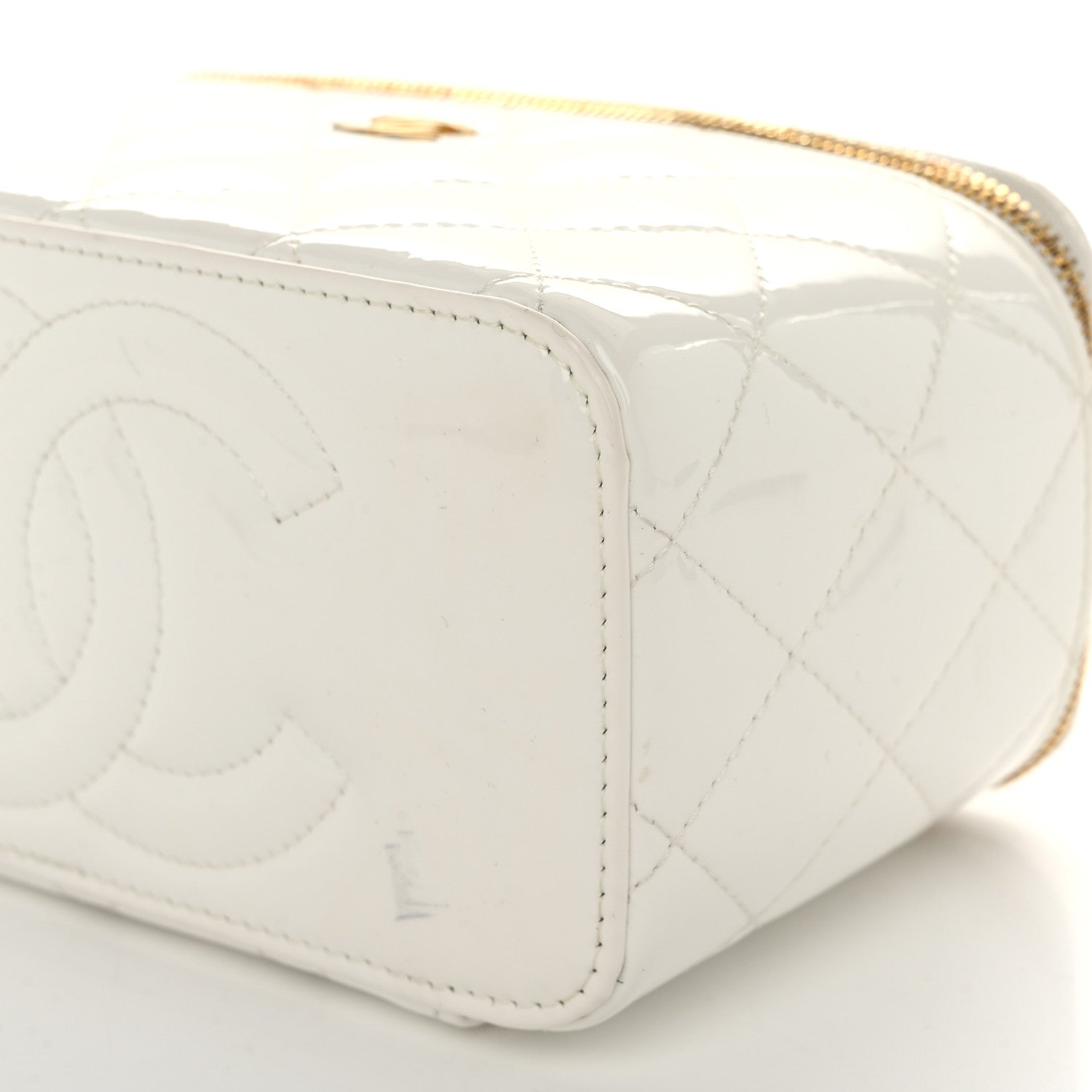 Chanel Patent Enamel Quilted Small Coco Hearts Vanity Case With Chain White 10 of 11