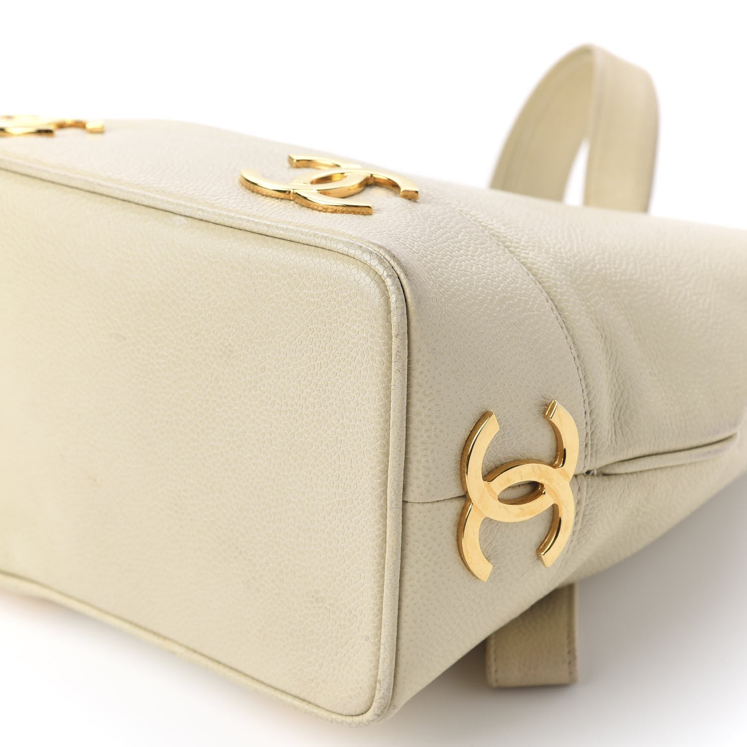 Chanel Caviar CC Bucket Shoulder Bag White 10 of 12