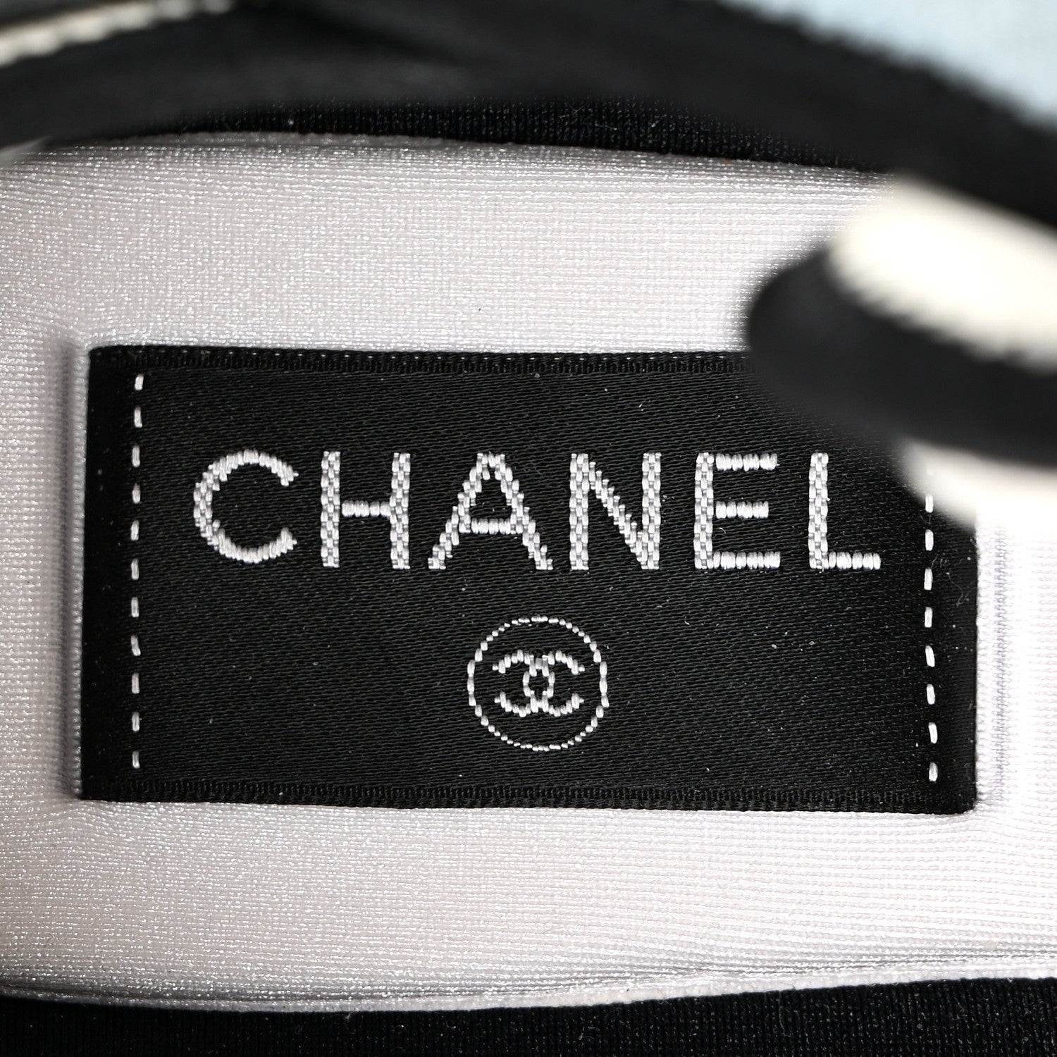 Chanel Suede Calfskin Mixed Fibers CC Sneakers 40 Ivory Green Light Blue 37.5 Ivory Green Light Blue 8 of 9