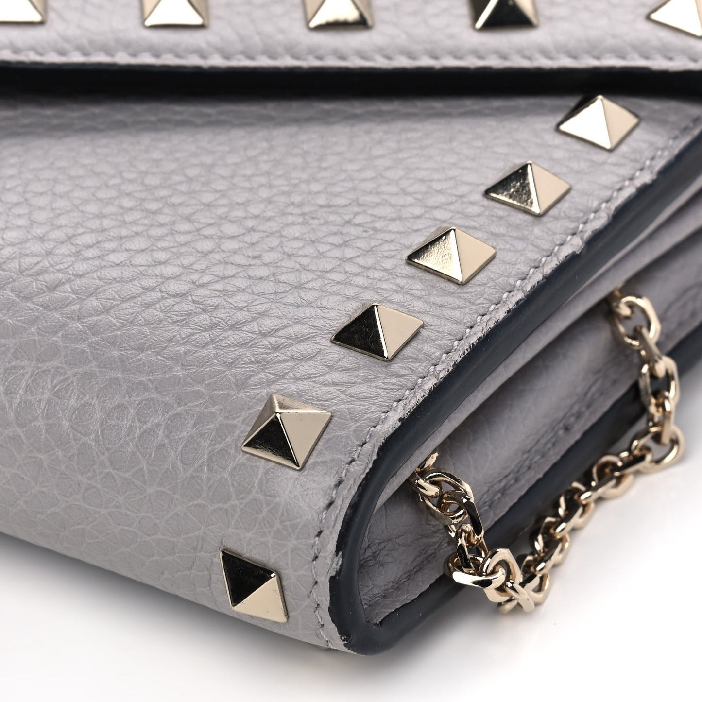 Pebbled Calfskin Rockstud Envelope Wallet on Chain Grey