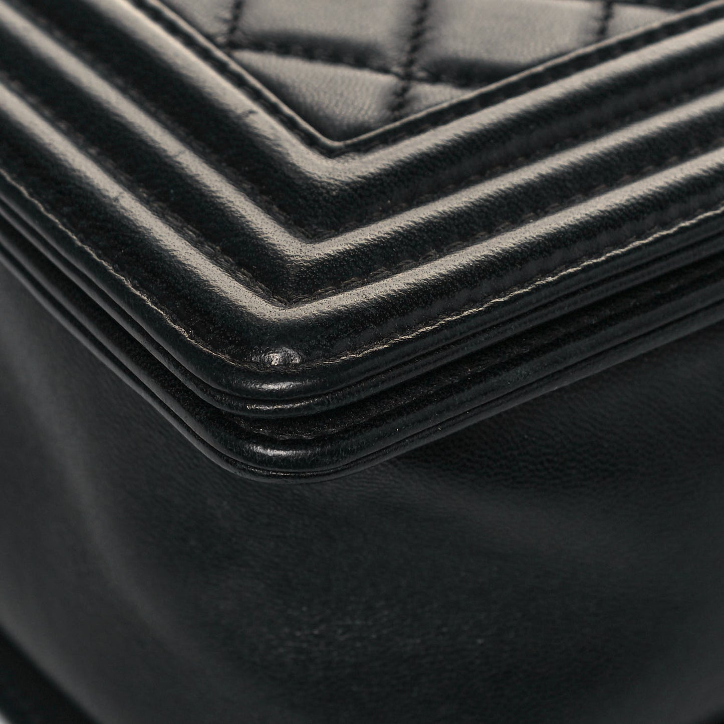 Lambskin Quilted Medium Boy Flap Black