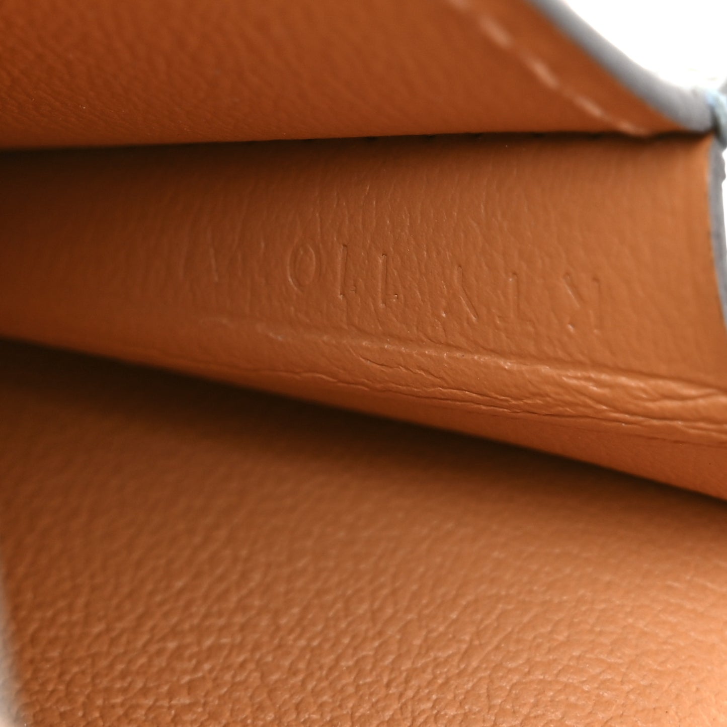 Epsom Kelly Pocket 18 Belt Vert Amande