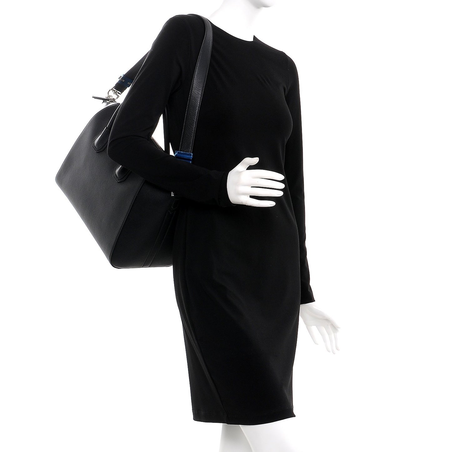 Sugar Goatskin Medium Antigona Black