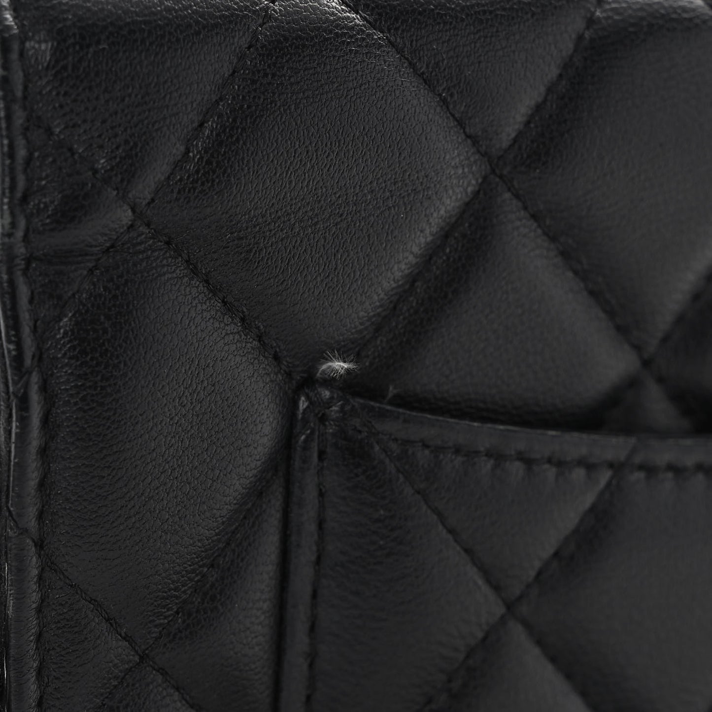 Lambskin Quilted Wallet On Chain WOC Black