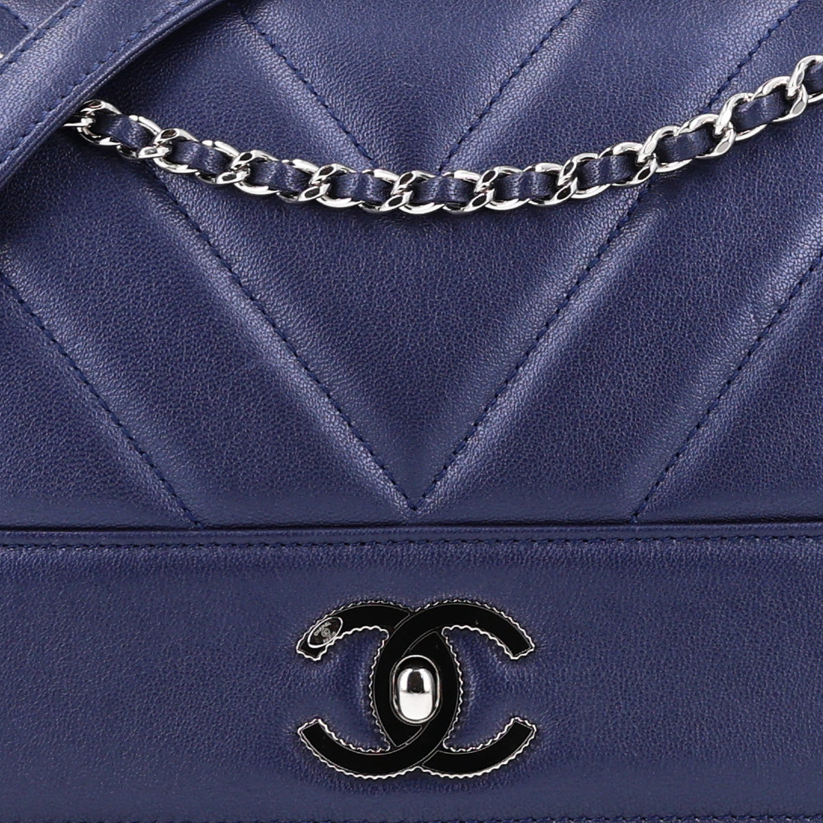 Chanel Metallic Sheepskin Chevron Quilted Medium Vintage Mademoiselle Flap Navy 8 of 10