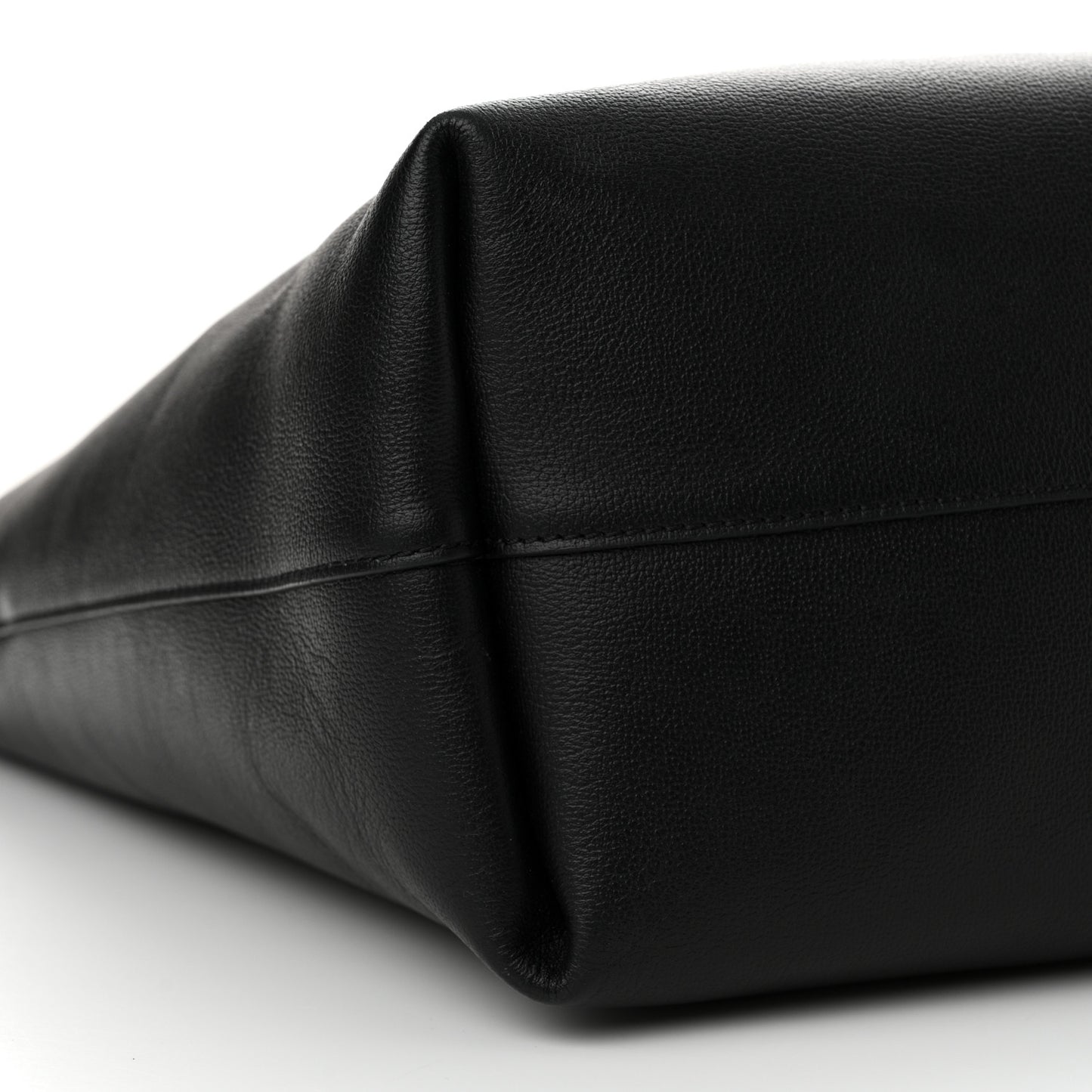 Calfskin Virtus Tote Black