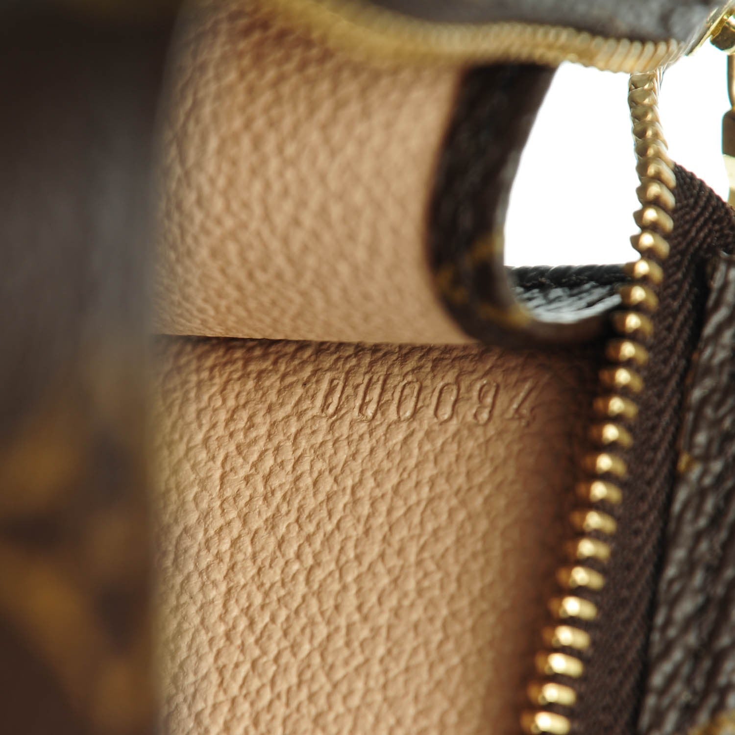 Louis Vuitton Monogram Toiletry Pouch 15 7 of 7