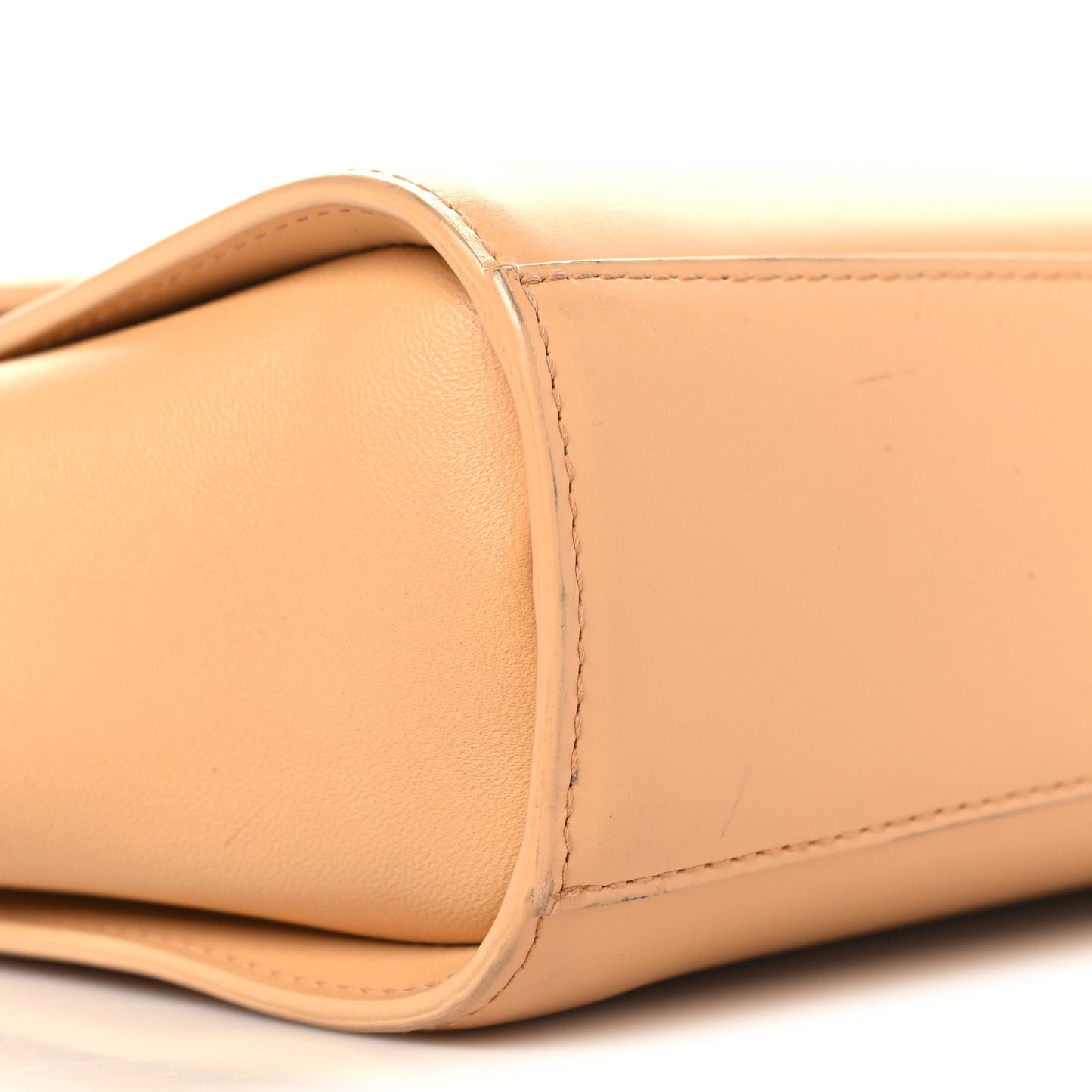 Box Calfskin Nappa Clip Bag Almond Gold