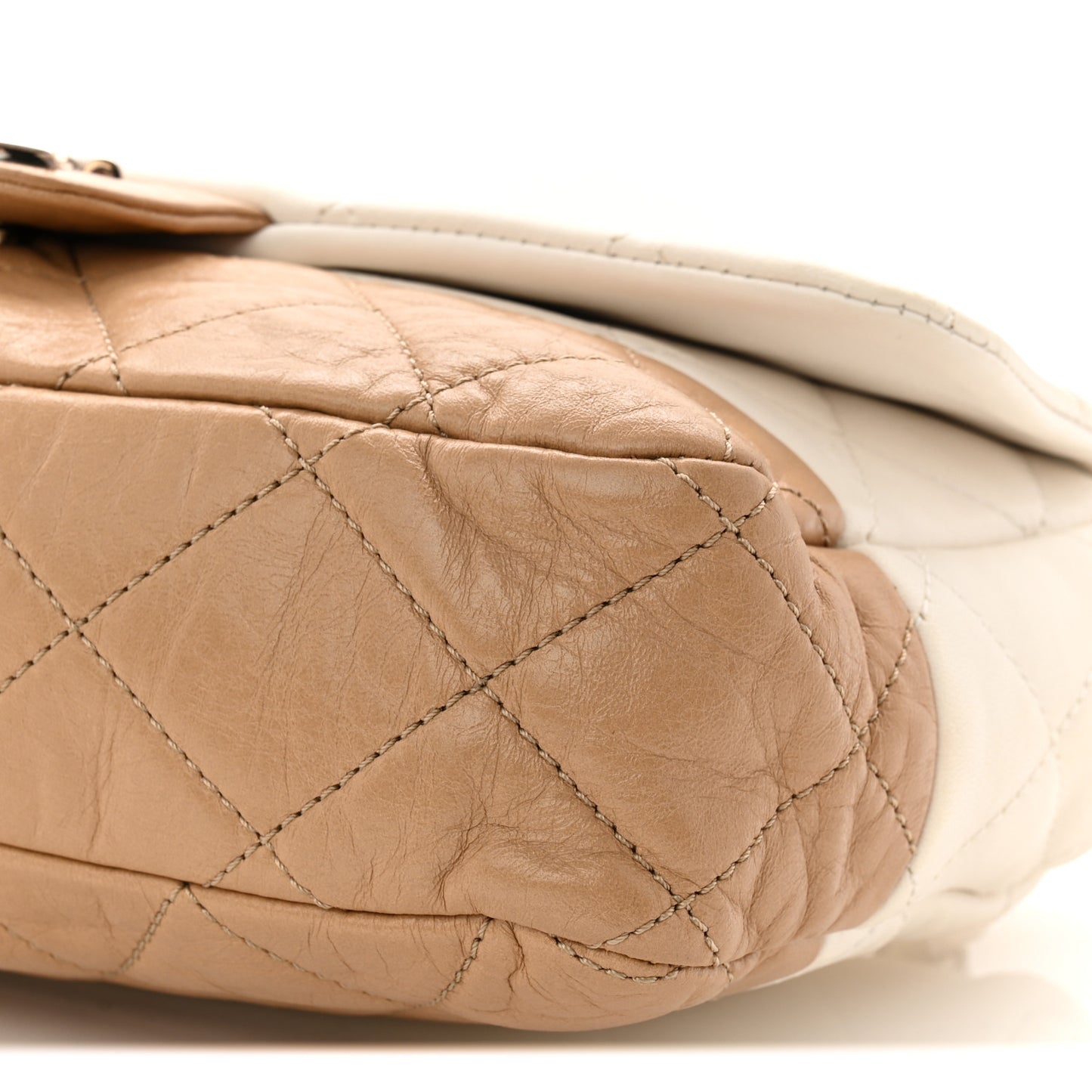 Lambskin Quilted Bi-Color Medium Single Flap White Beige