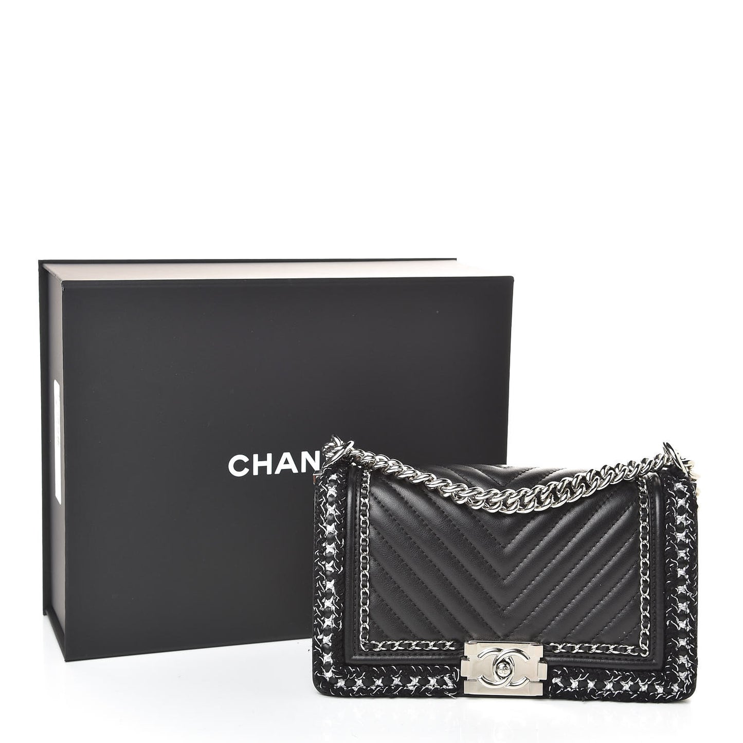 Calfskin Chevron Medium Boy Chained Boy Black