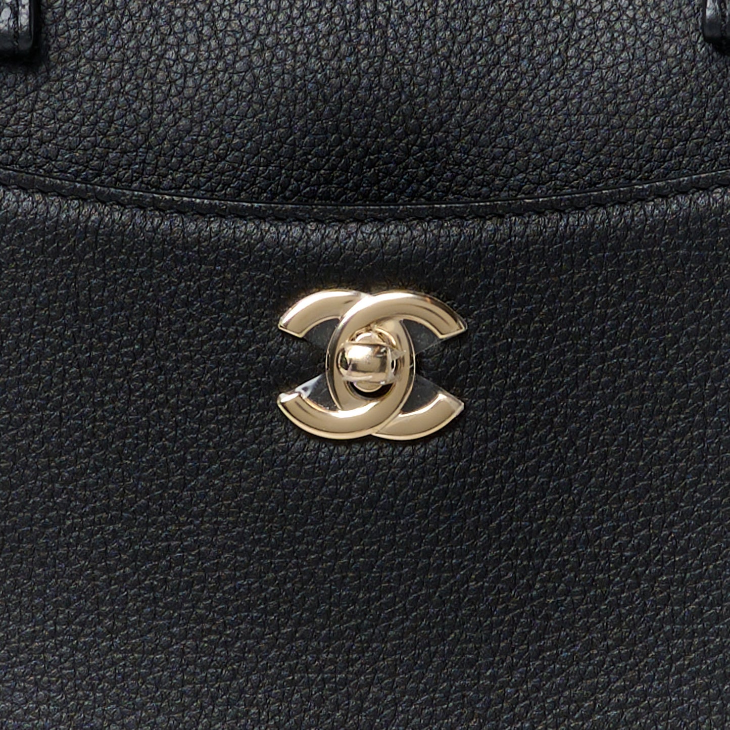 Grained Calfskin Small Bi-Color Neo Executive Shopper Tote Black Beige