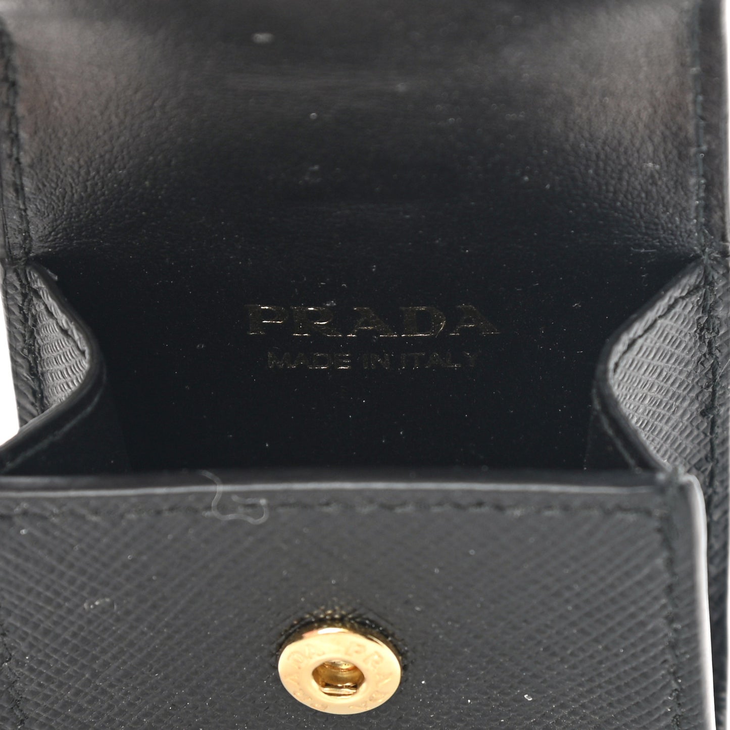 Saffiano Airpods Case Trick Keychain Black