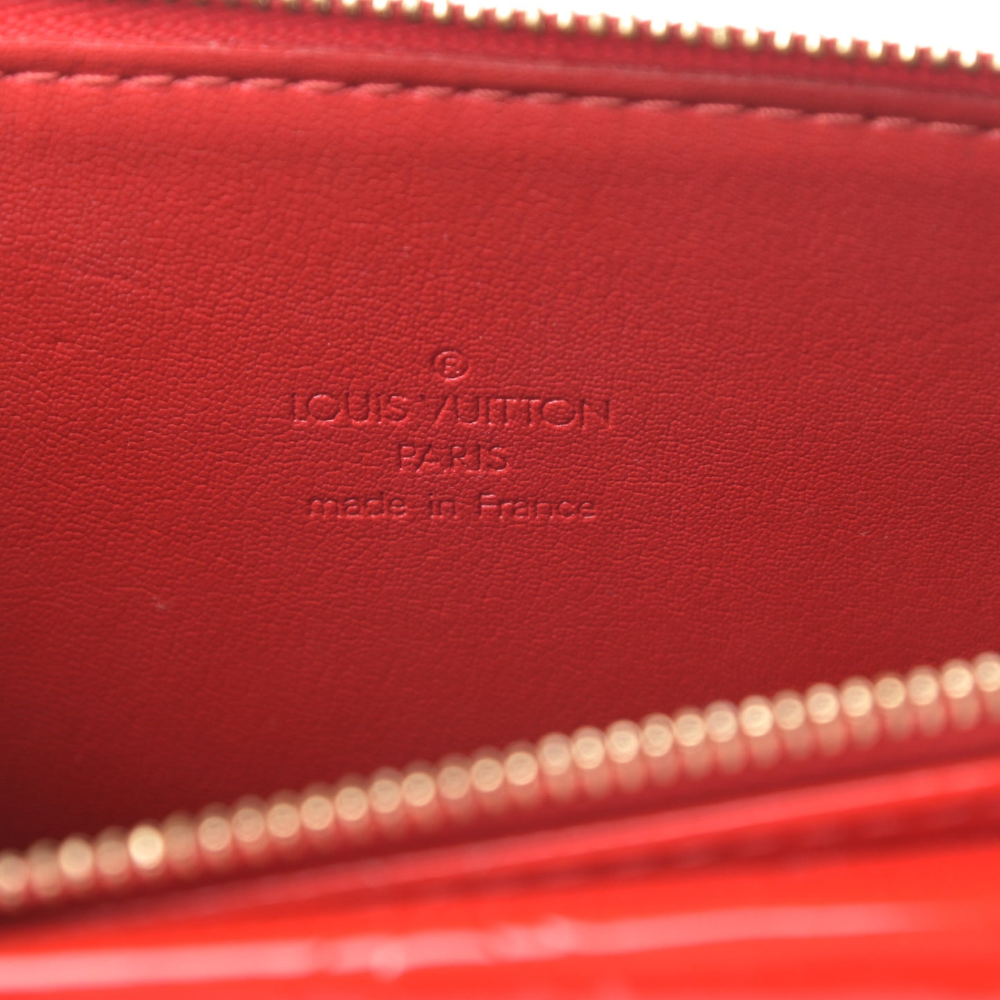 Vernis Mott Red