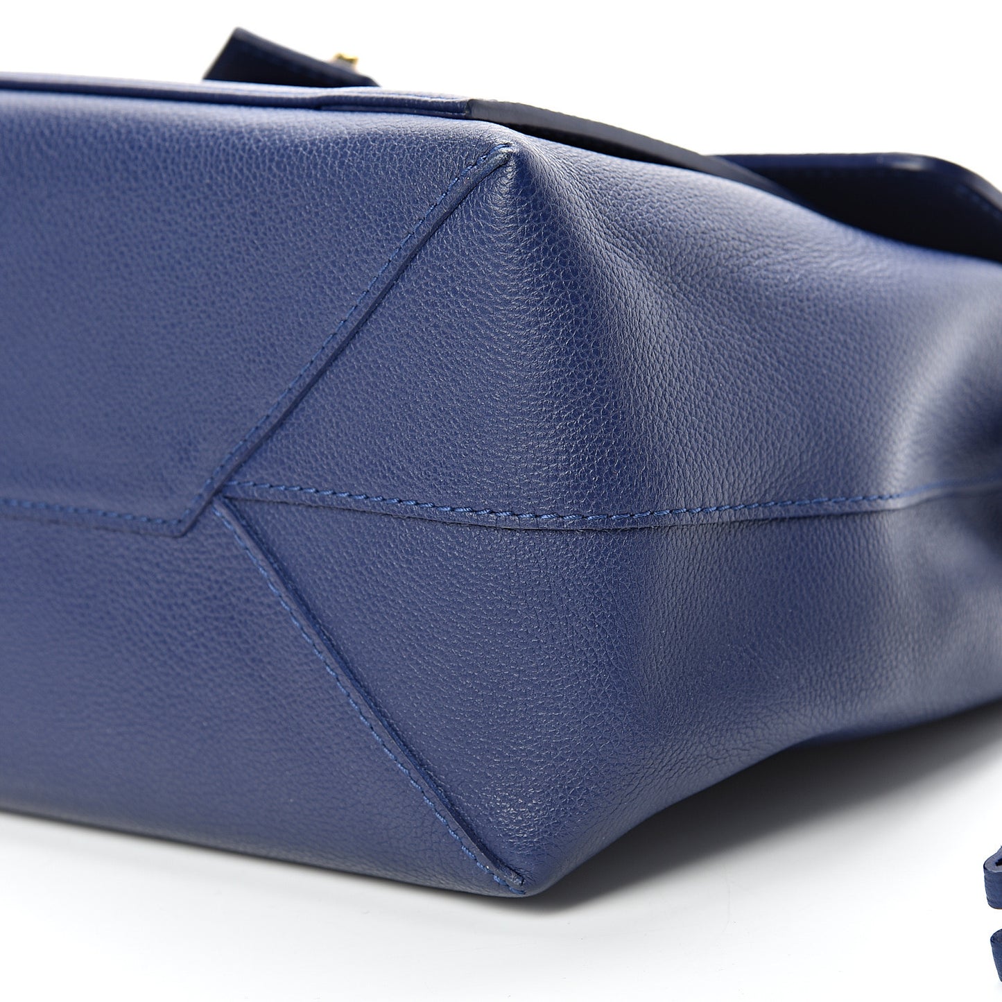 Calfskin Lockme PM Iris