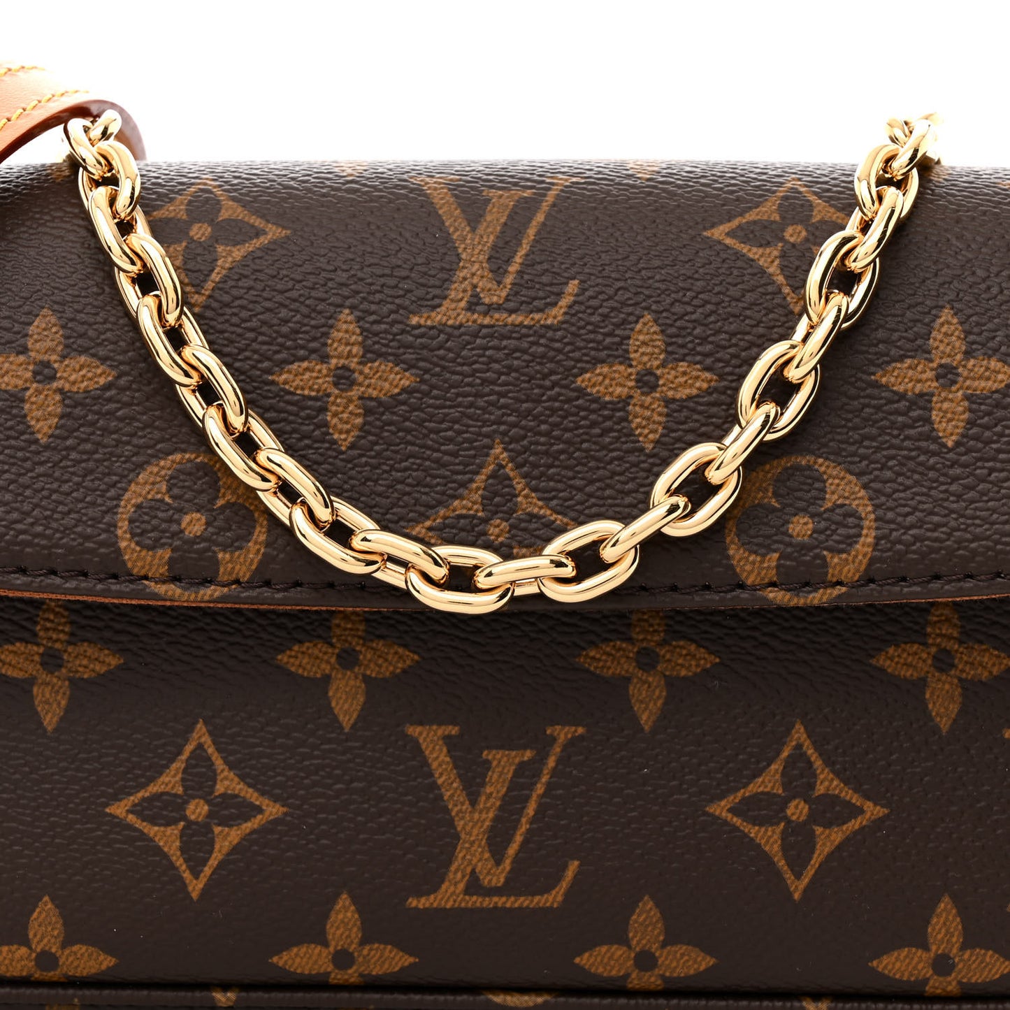 Monogram Ivy Wallet On Chain