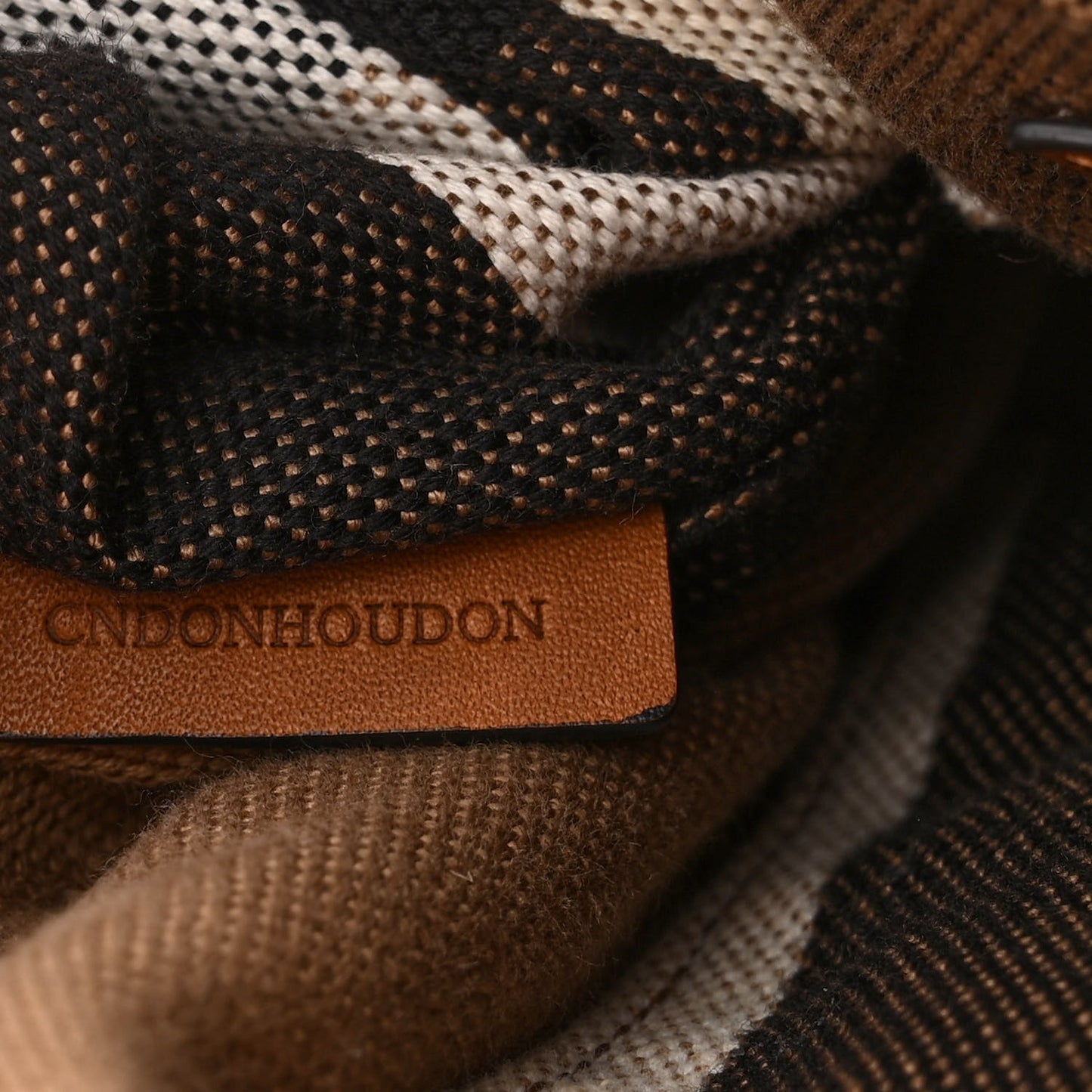 Grainy Calfskin House Check Medium Maidstone Saddle Brown