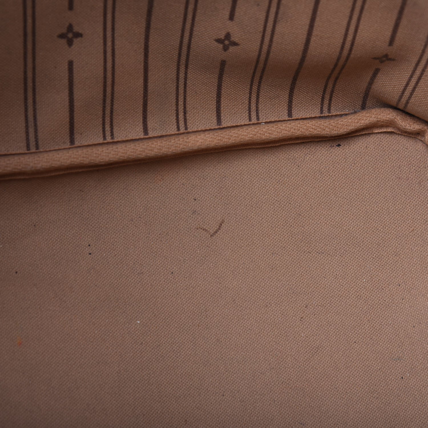 Louis Vuitton Monogram Neverfull MM 14 of 29