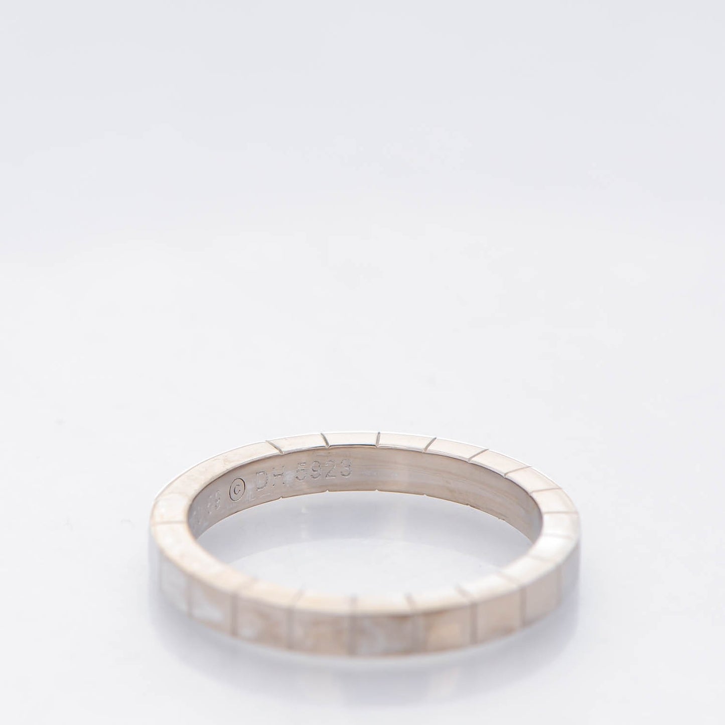 18K White Gold Lanieres Ring 59 8.75