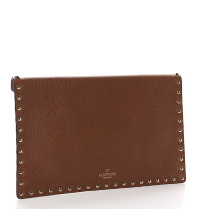 Valentino Garavani Pebbled Calfskin Large Rockstud Envelope Clutch Light Cuir 3 of 6