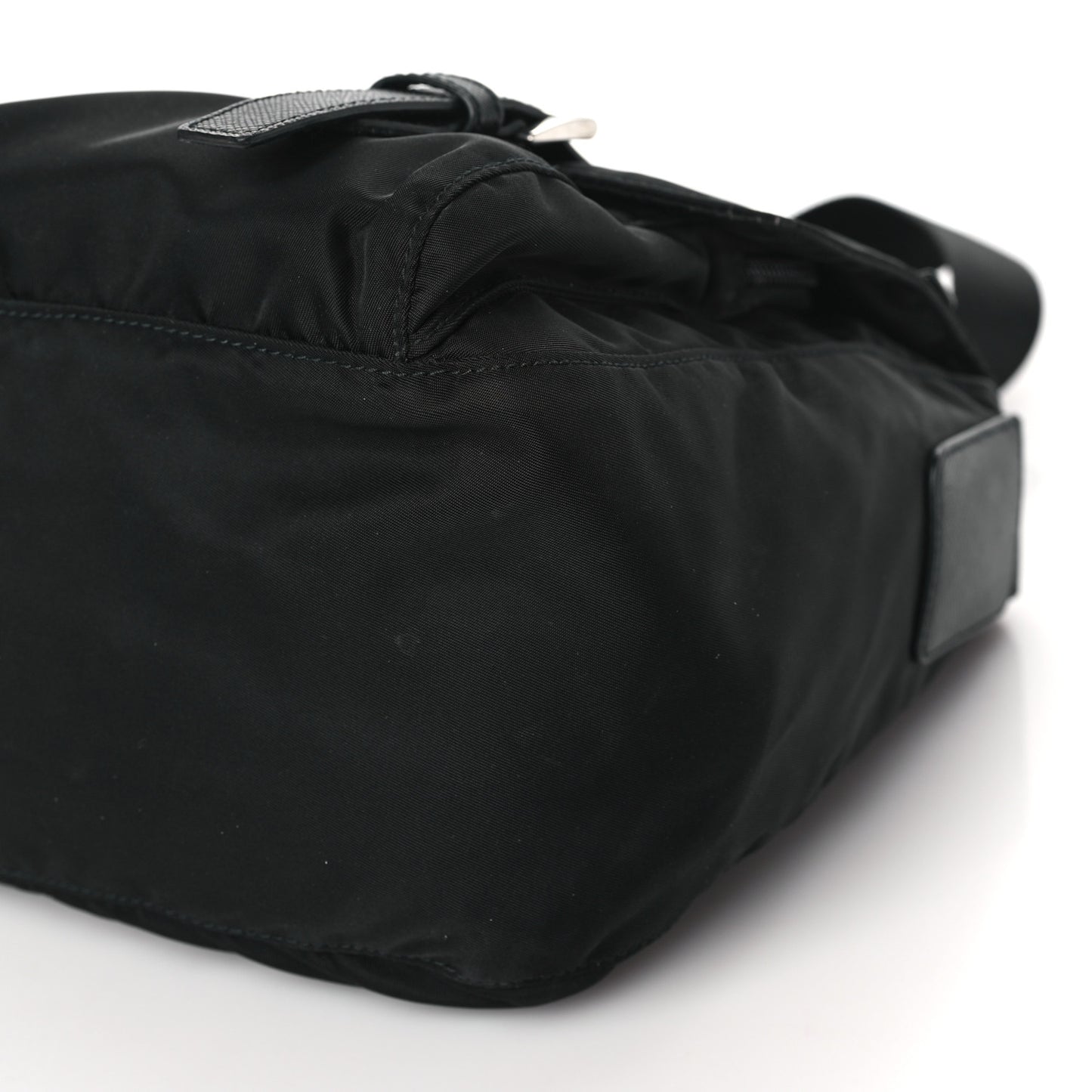 Tessuto Nylon Saffiano Vela Messenger Bag Black