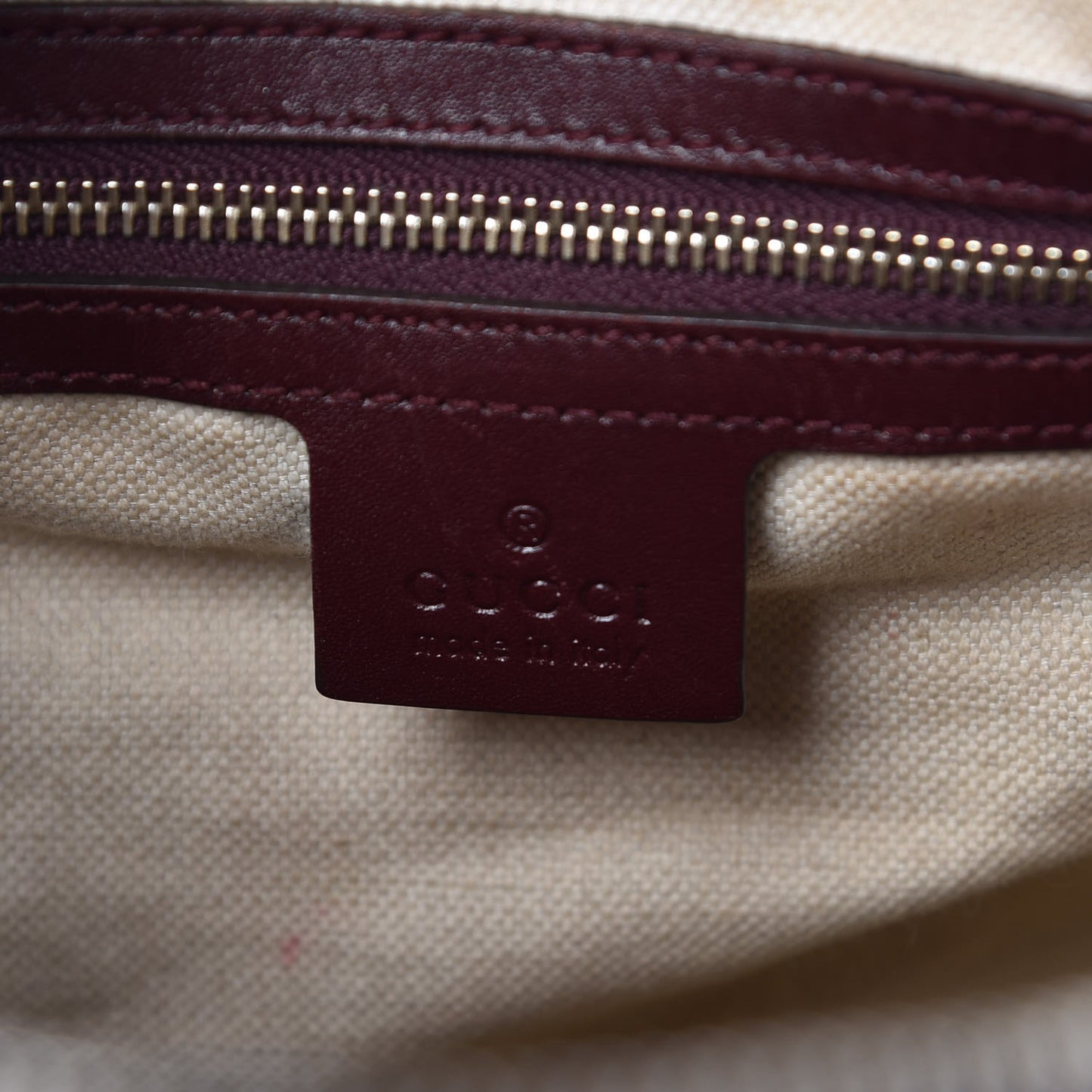 Imprime Monogram Medium Joy Boston Bordeaux
