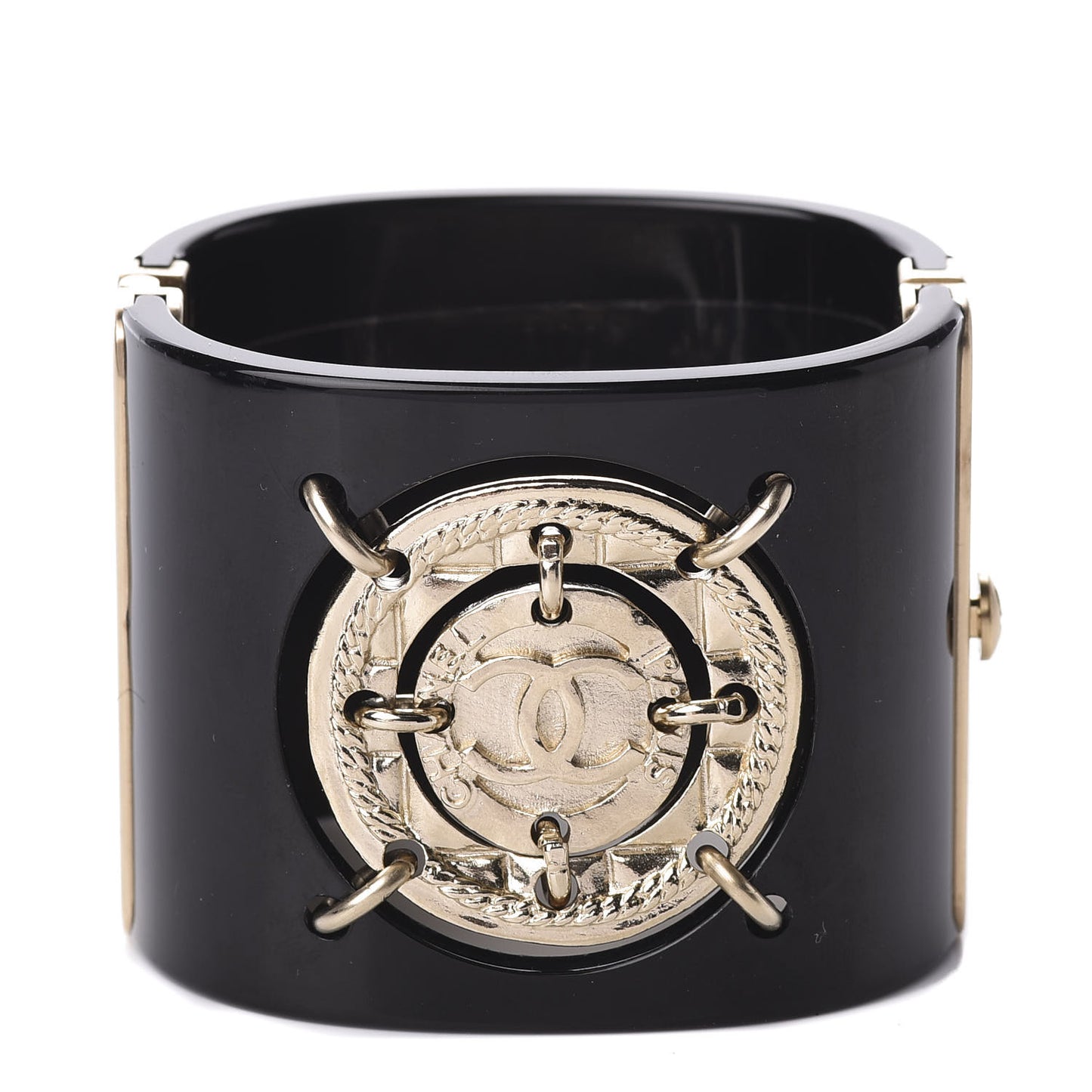 Resin Medallion CC Cuff Black Gold