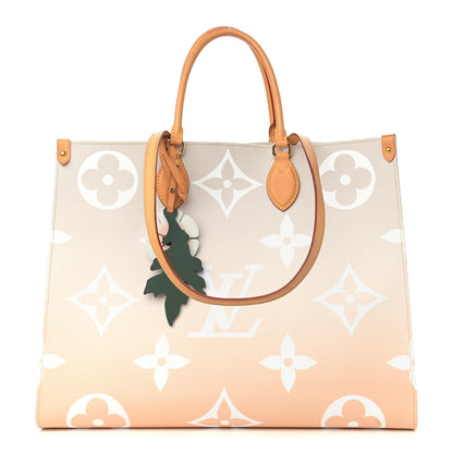 Louis Vuitton Monogram Giant By The Pool Onthego GM Brume 1 of 11