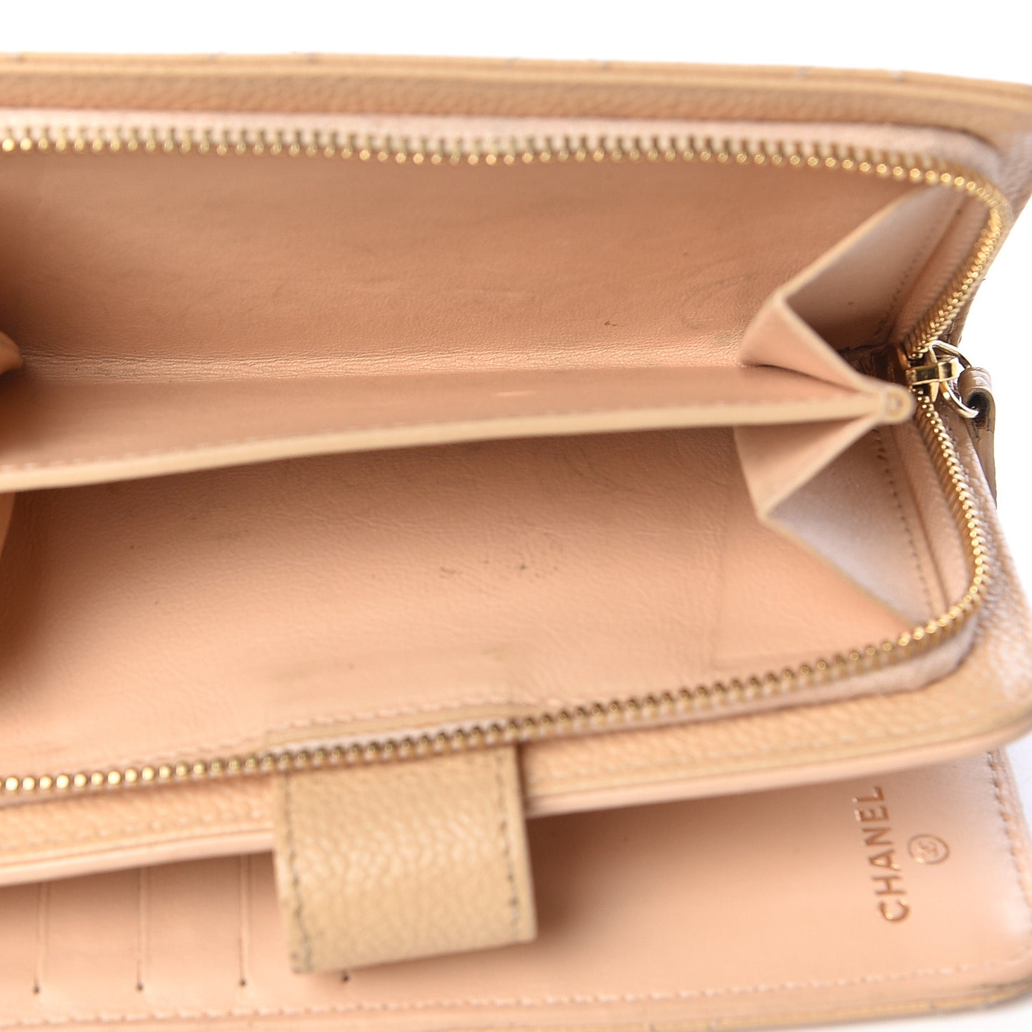 Caviar Quilted Zipped Pocket Wallet Beige