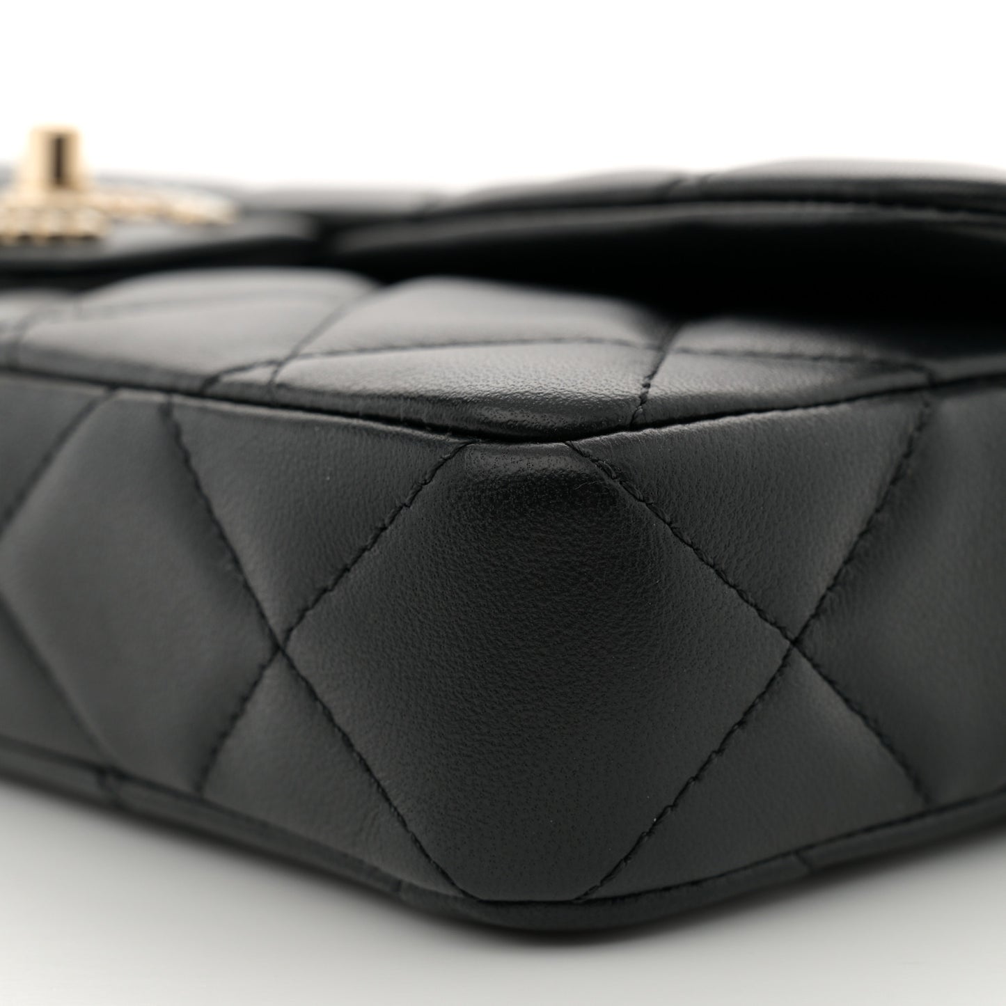 Lambskin Quilted Pearl CC Flap Clutch Black