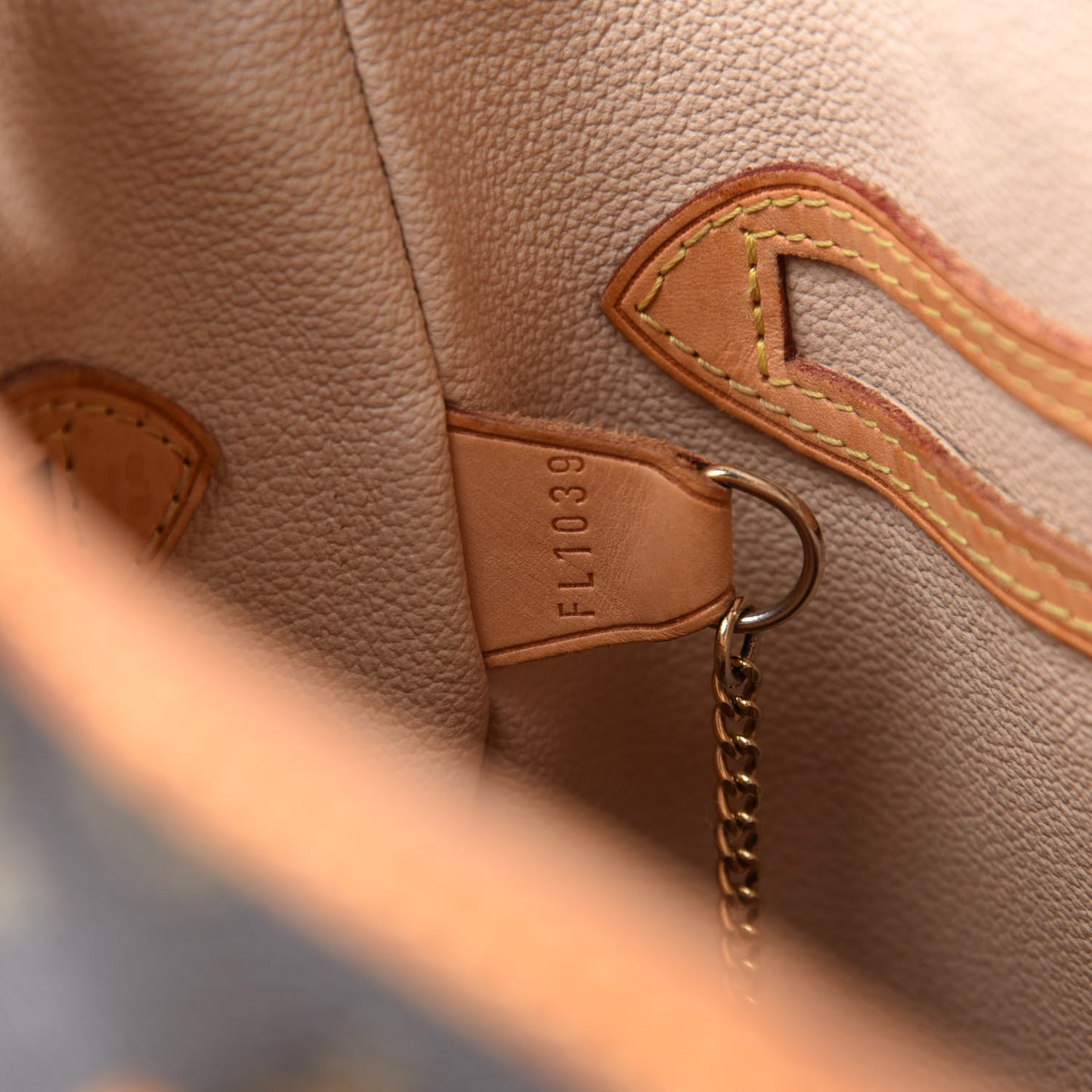 Monogram Petit Bucket 23