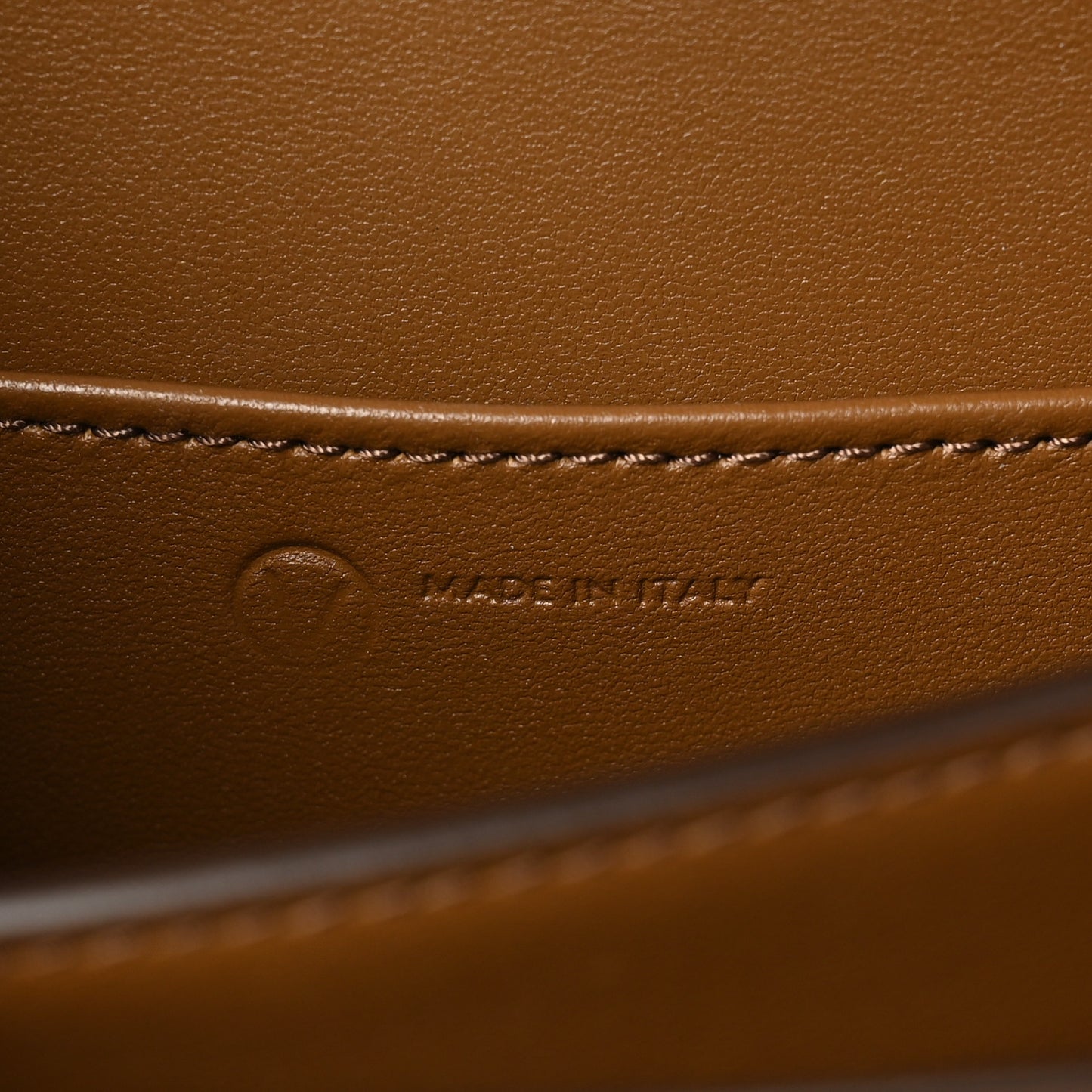 Box Calfskin Teen Classic Box Flap Bag Camel