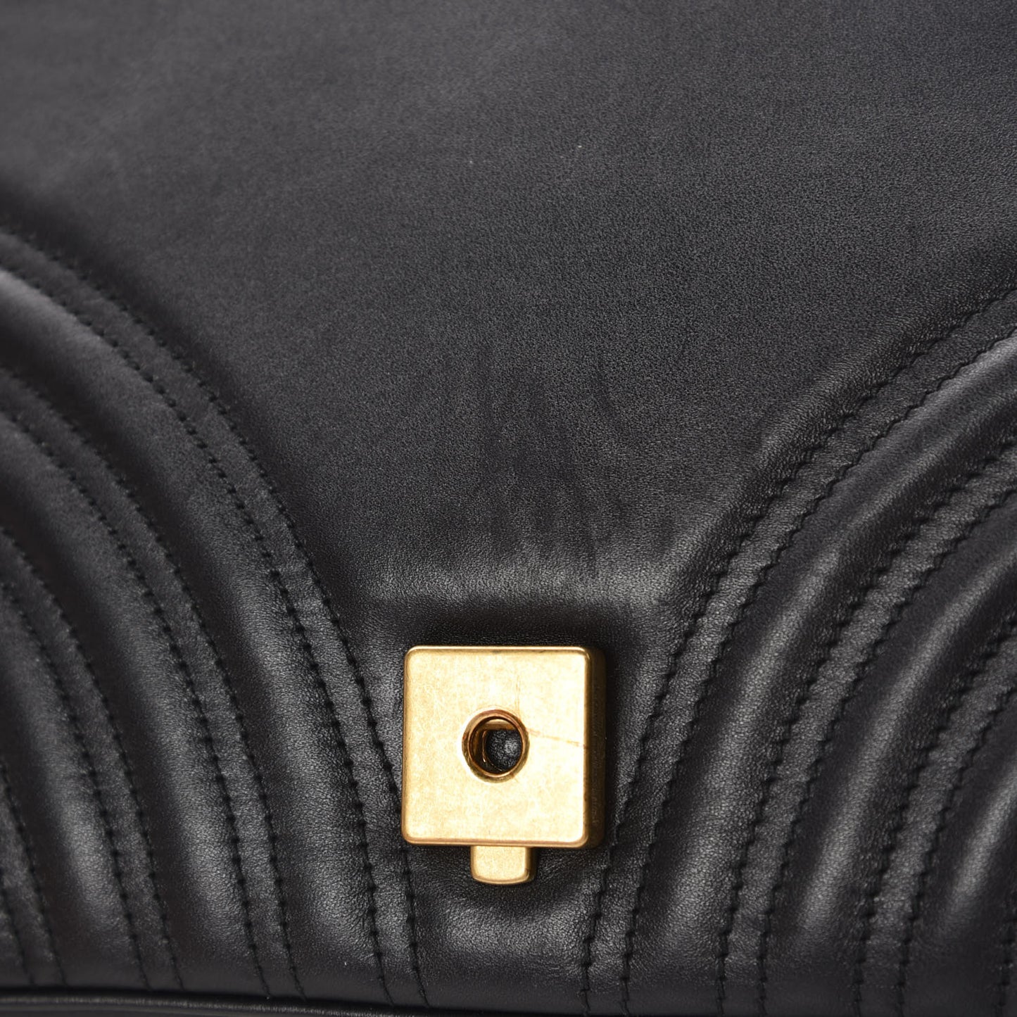 Calfskin Matelasse Medium GG Marmont Shoulder Bag Black