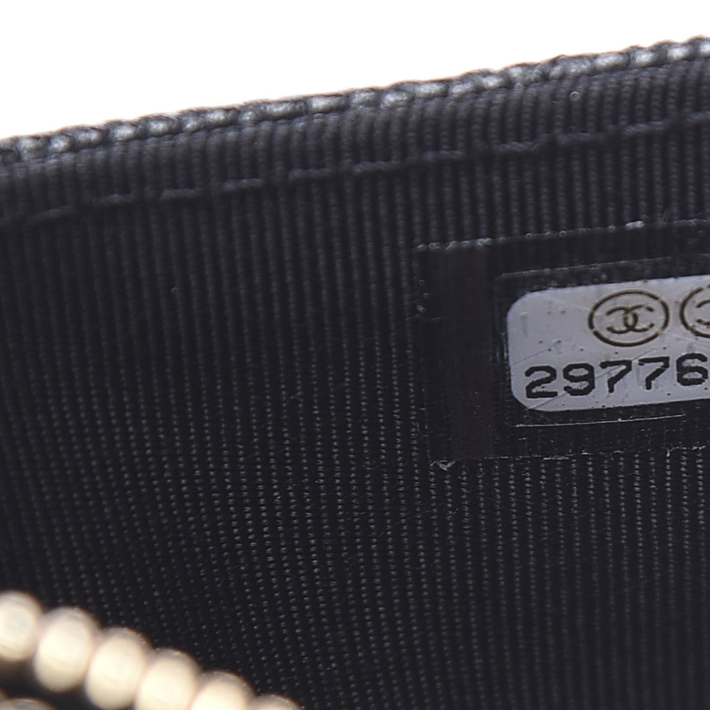 Caviar Quilted CC Zip Card Holder Black