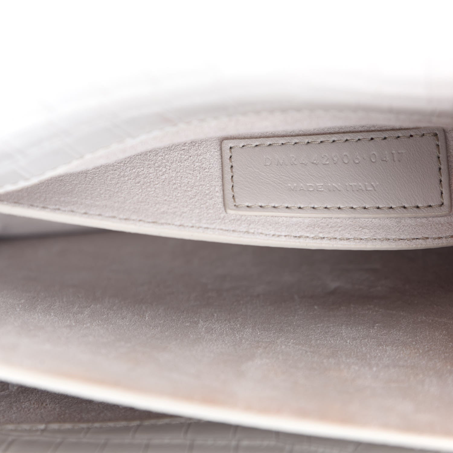 Saint Laurent Calfskin Crocodile Embossed Medium Monogram Sunset Blanc Vintage 10 of 11