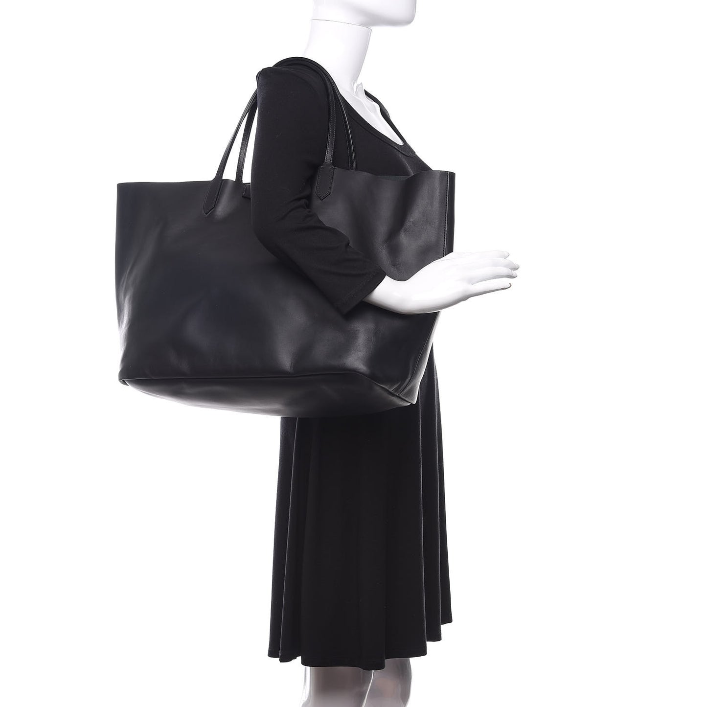 Calfskin Large Antigona Tote Black