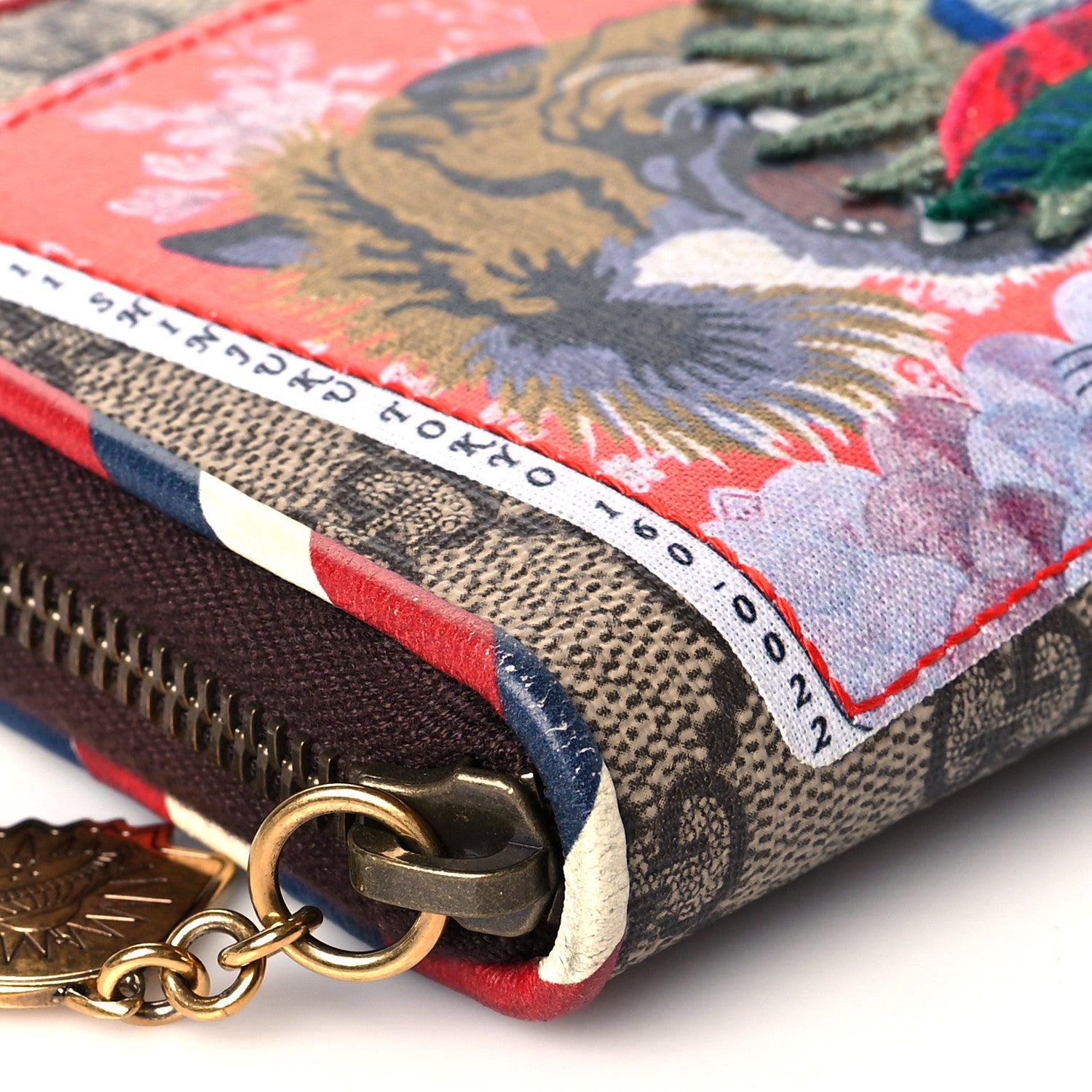 Gucci GG Supreme Monogram Courrier Embroidered UFO Zip Around Wallet 8 of 10