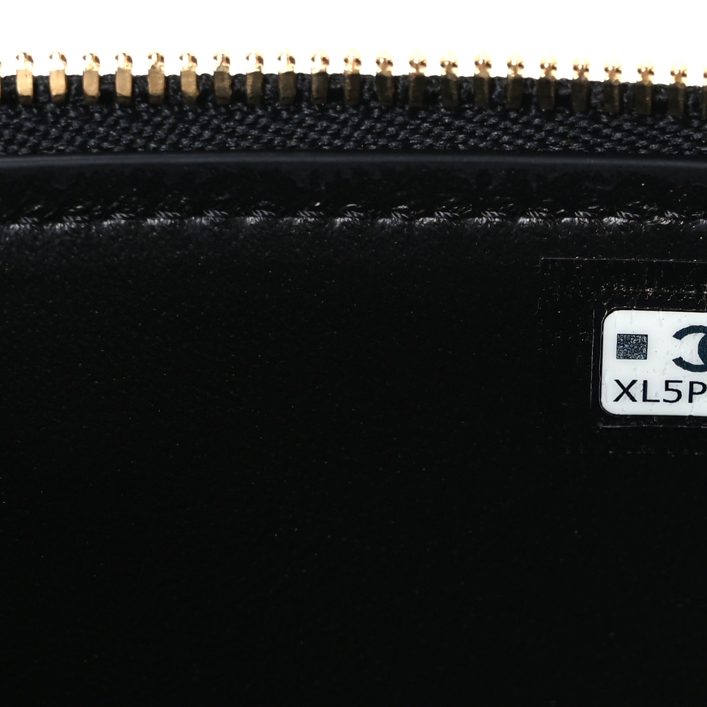 Calfskin Crocodile Embossed Exoticoco Small Top Handle Vanity Case With Chain Black
