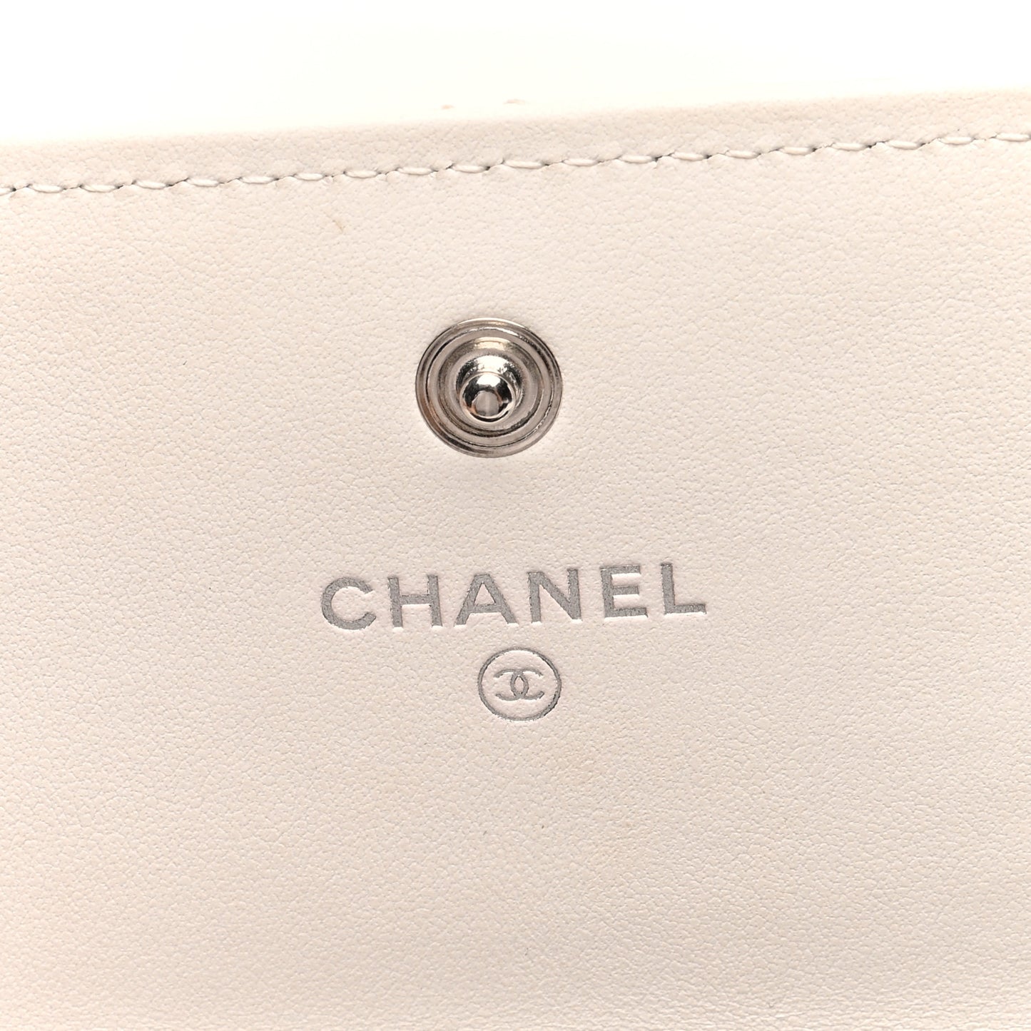 Lambskin Quilted Chanel 19 Flap Wallet White Black