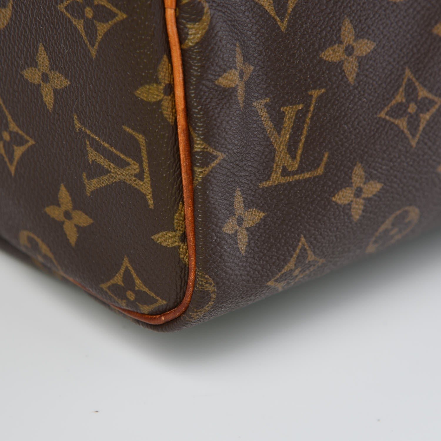 Louis Vuitton Monogram Speedy 30 19 of 21