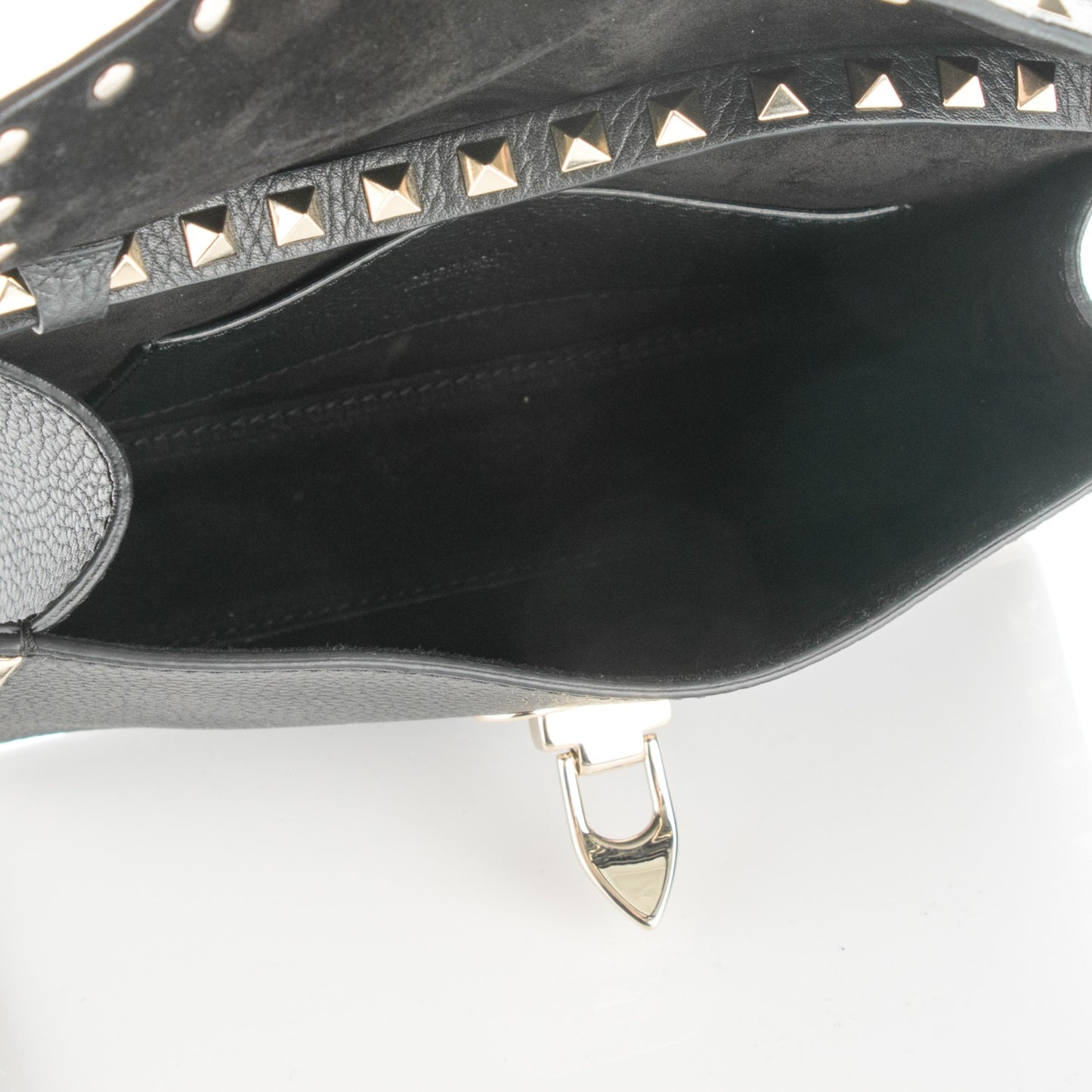 Pebbled Calfskin Medium Rockstud Flip Lock Crossbody Bag Black